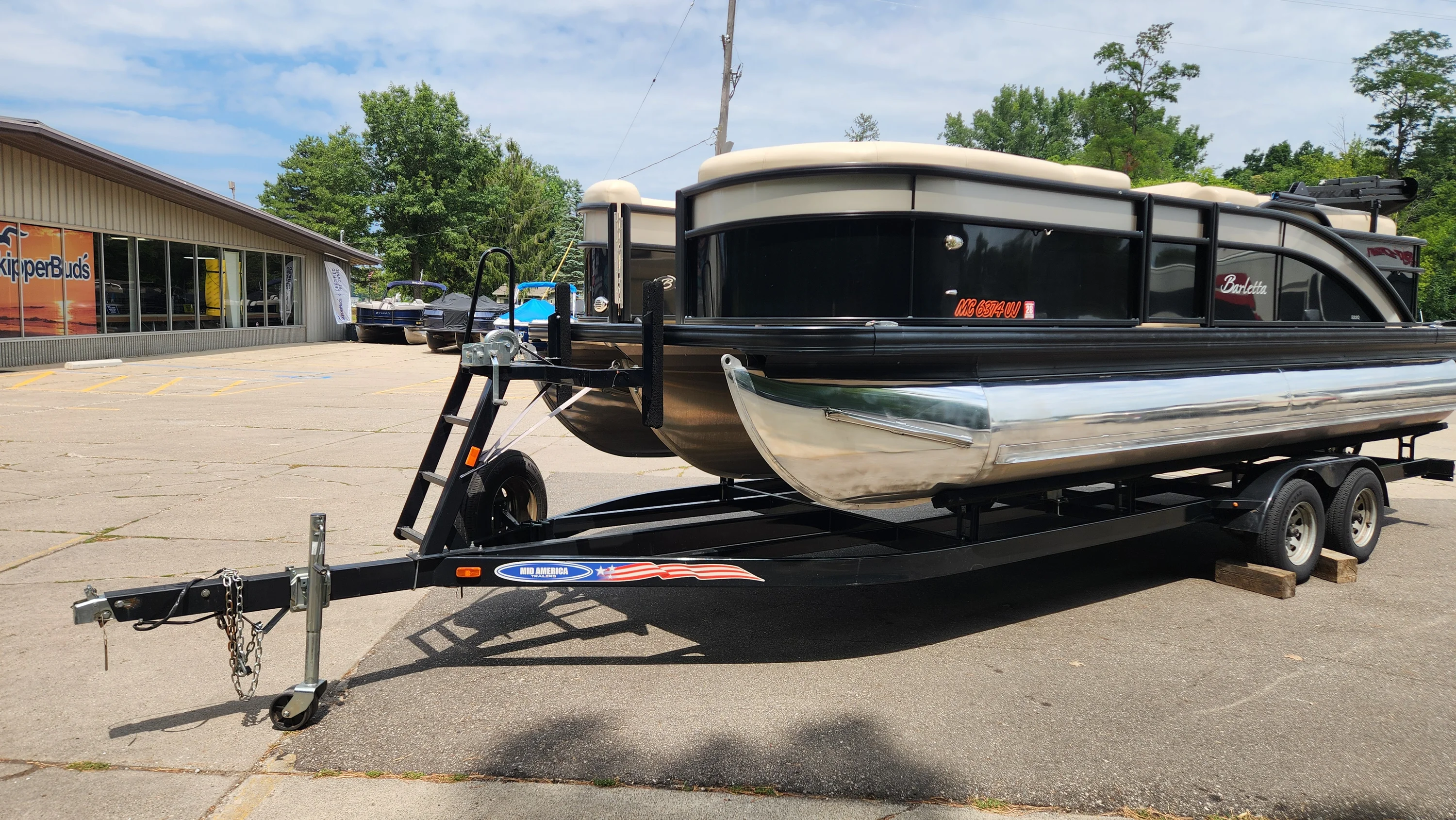 2019 Barletta E22Q Image Thumbnail #12
