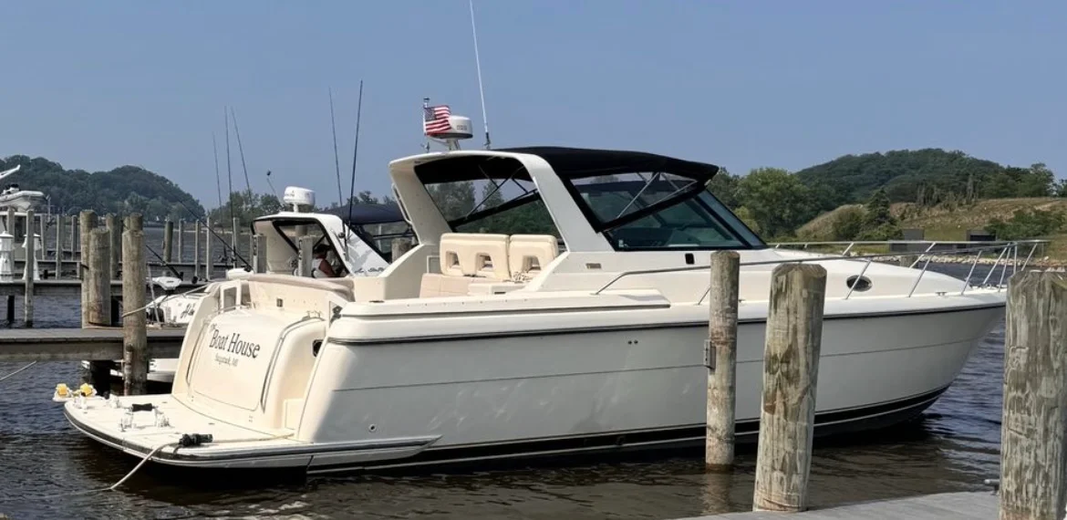1997 Tiara Yachts 4000 EXPRESS Image Thumbnail #2