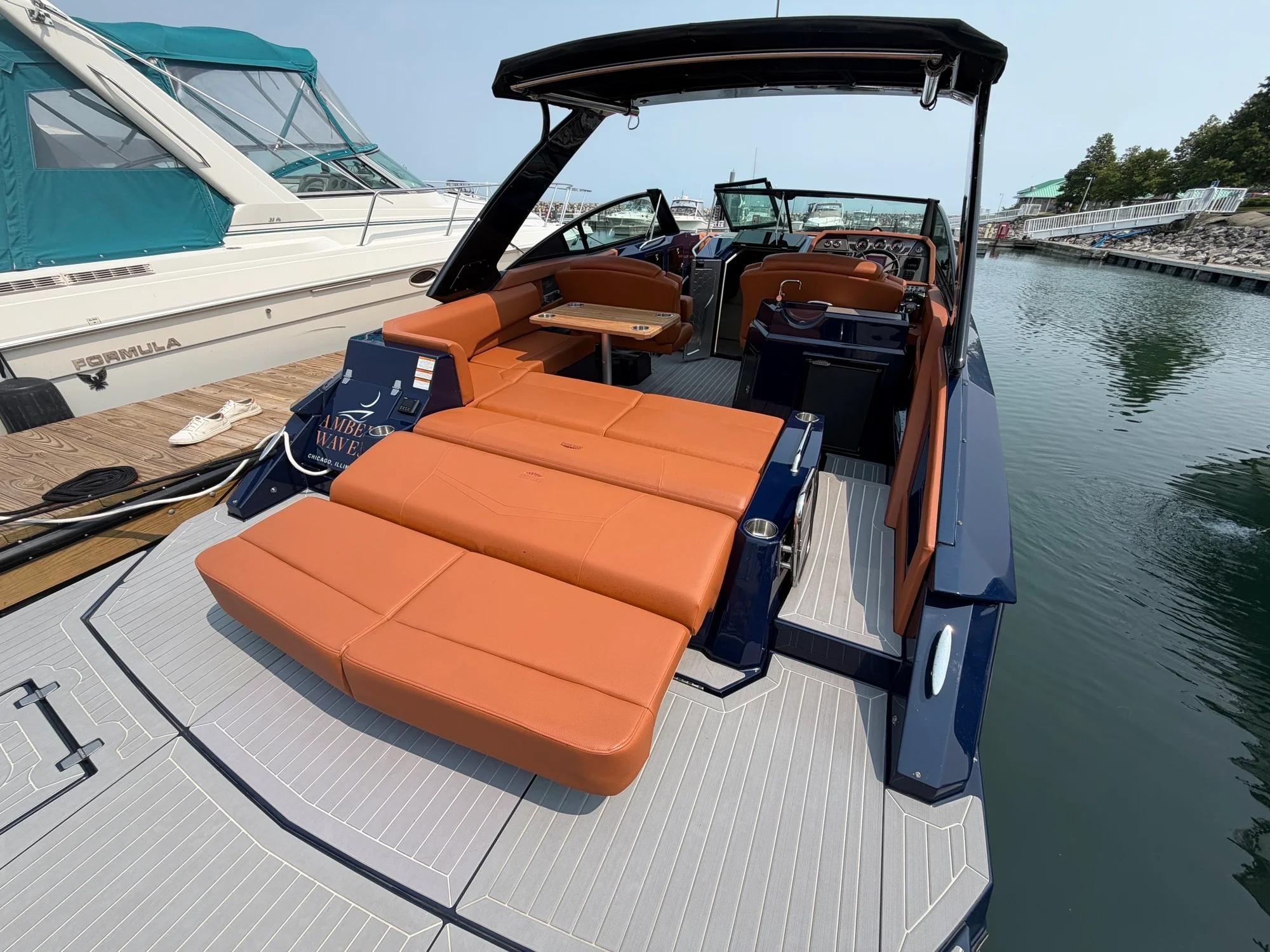 2022 Cruisers Yachts 338 SOUTH BEACH Image Thumbnail #3
