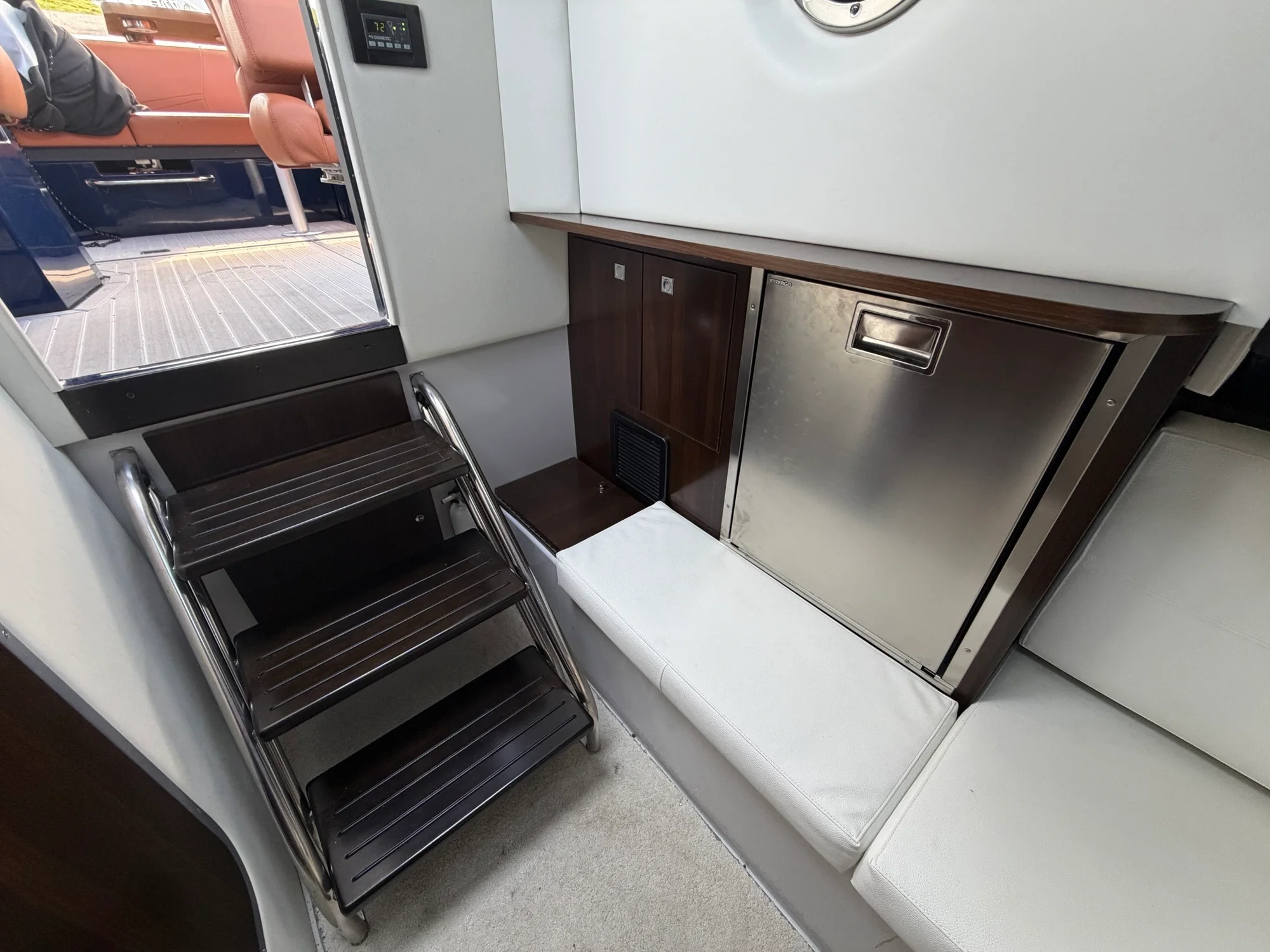 2022 Cruisers Yachts 338 SOUTH BEACH Image Thumbnail #15