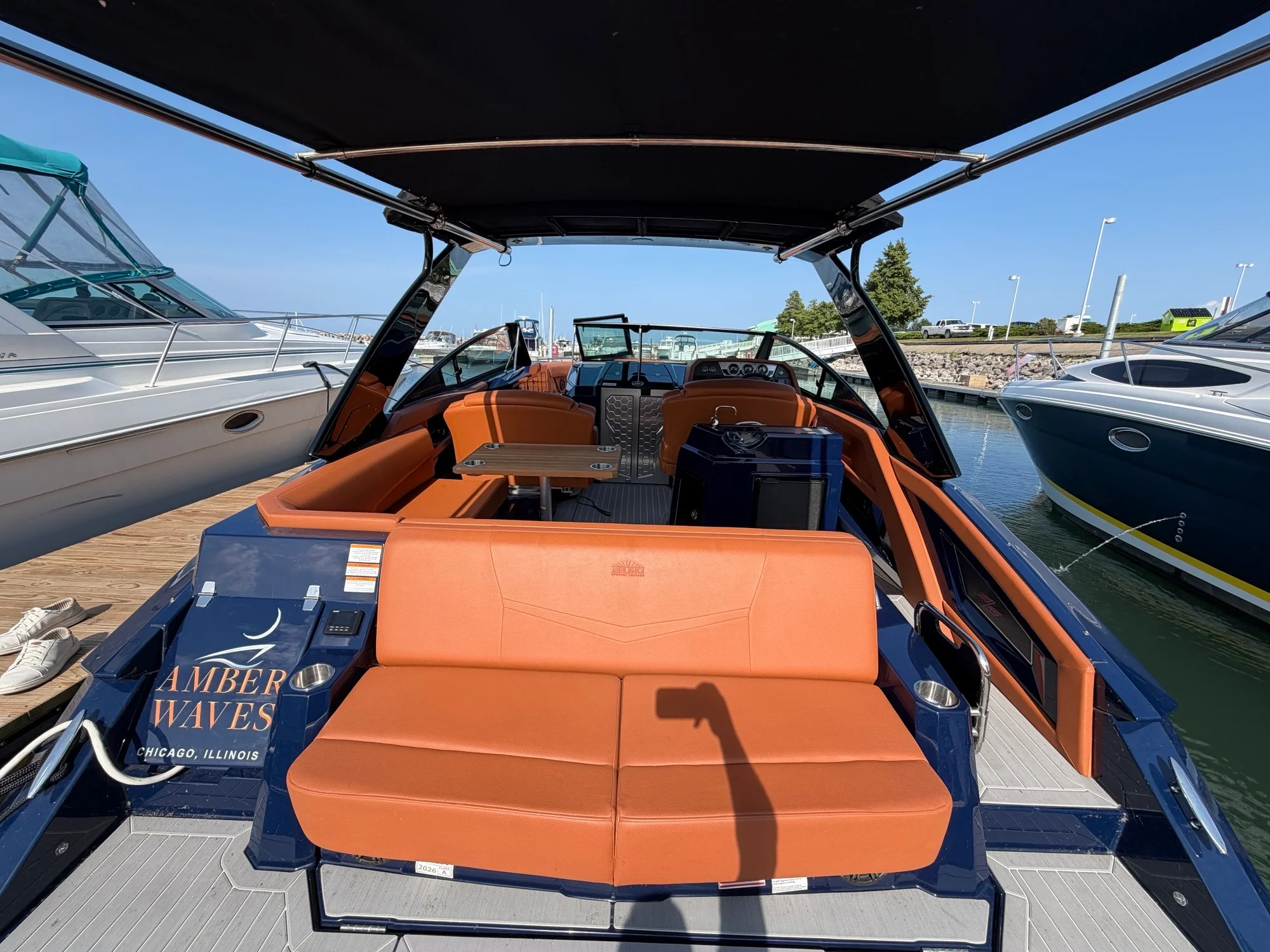 2022 Cruisers Yachts 338 SOUTH BEACH Image Thumbnail #2