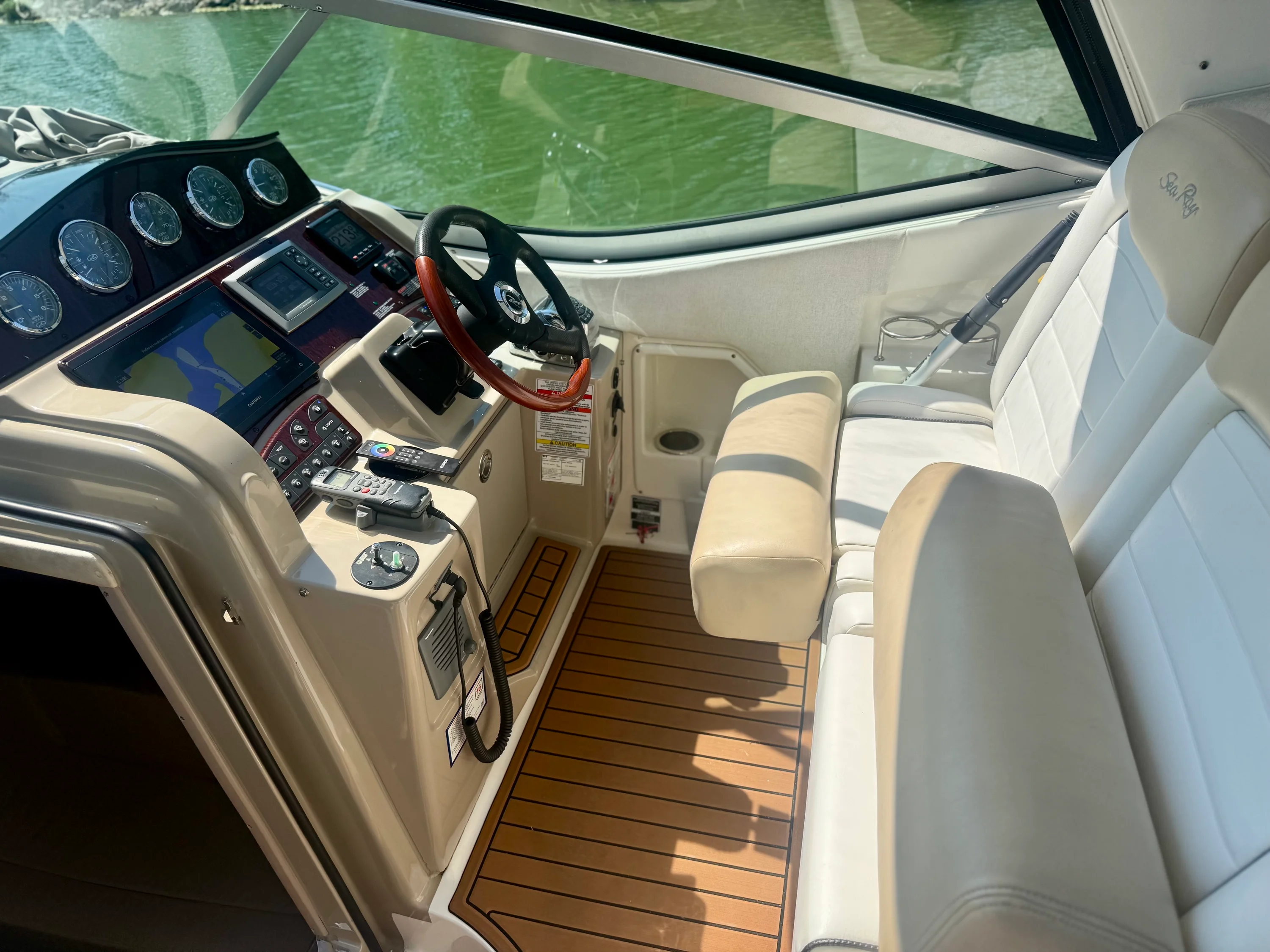 2009 Sea Ray 310 SUNDANCER Image Thumbnail #7