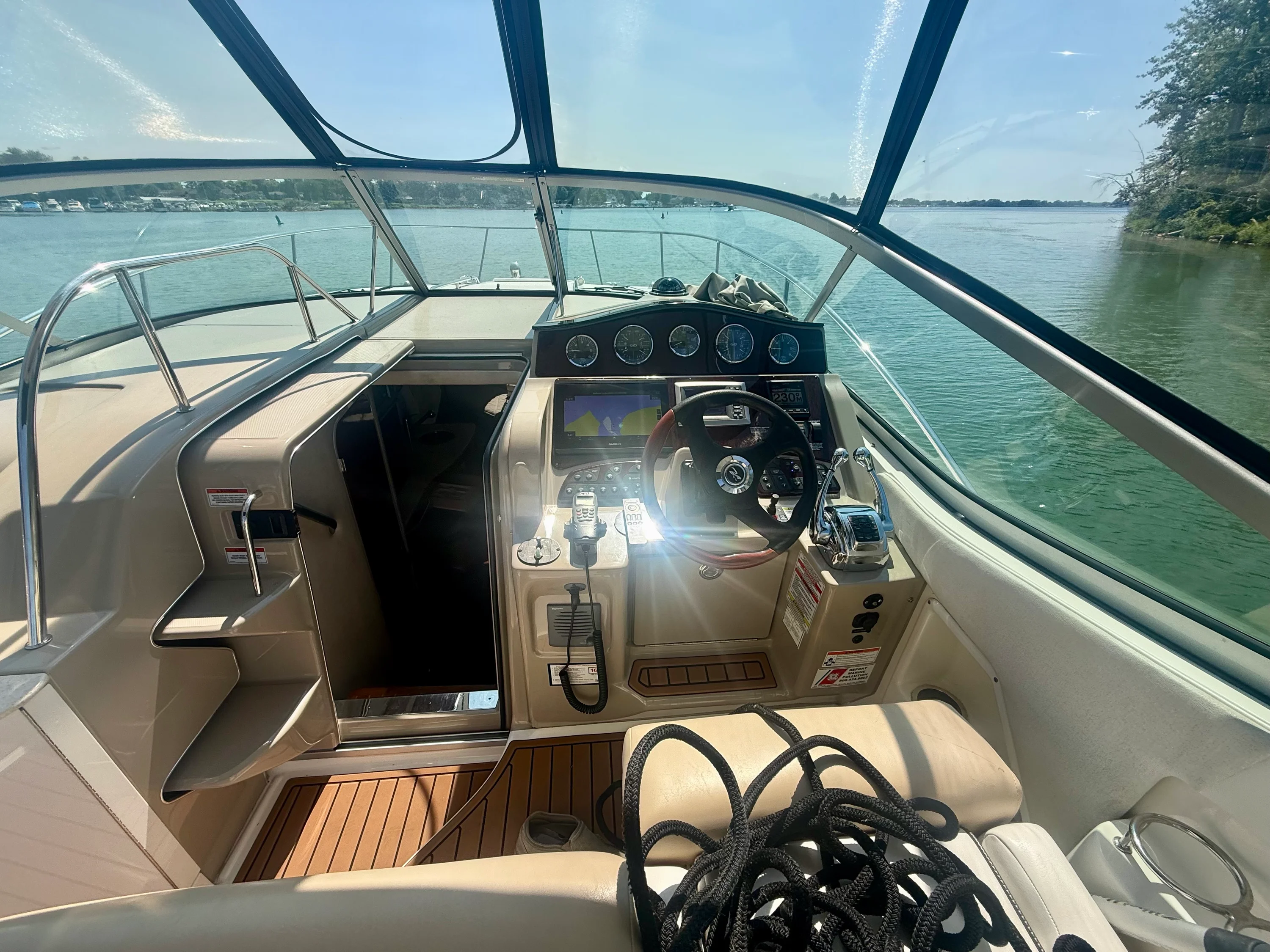 2009 Sea Ray 310 SUNDANCER Image Thumbnail #8