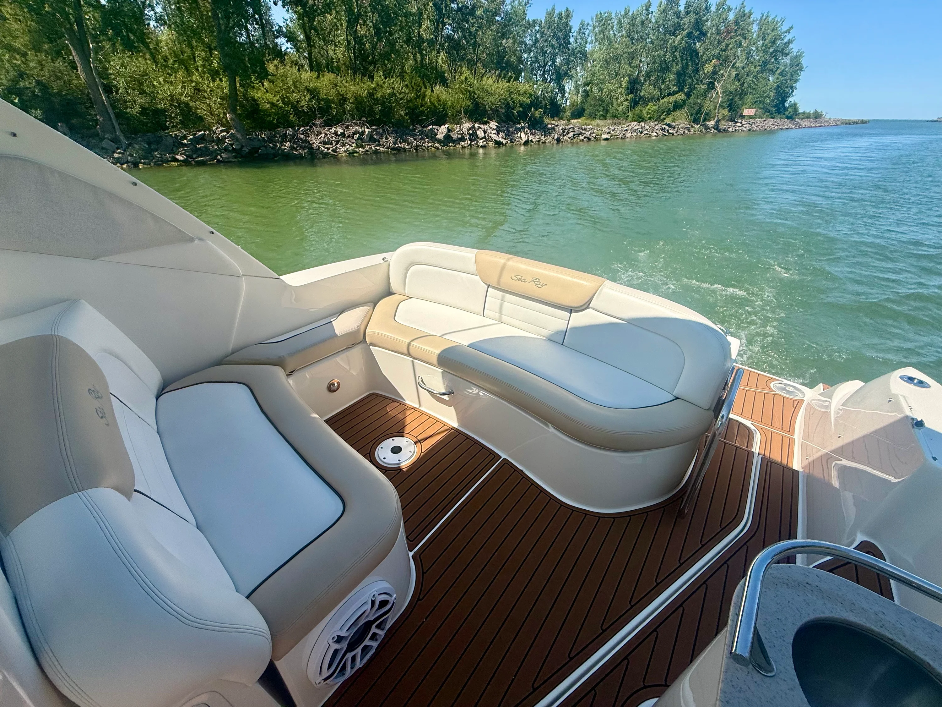 2009 Sea Ray 310 SUNDANCER Image Thumbnail #4