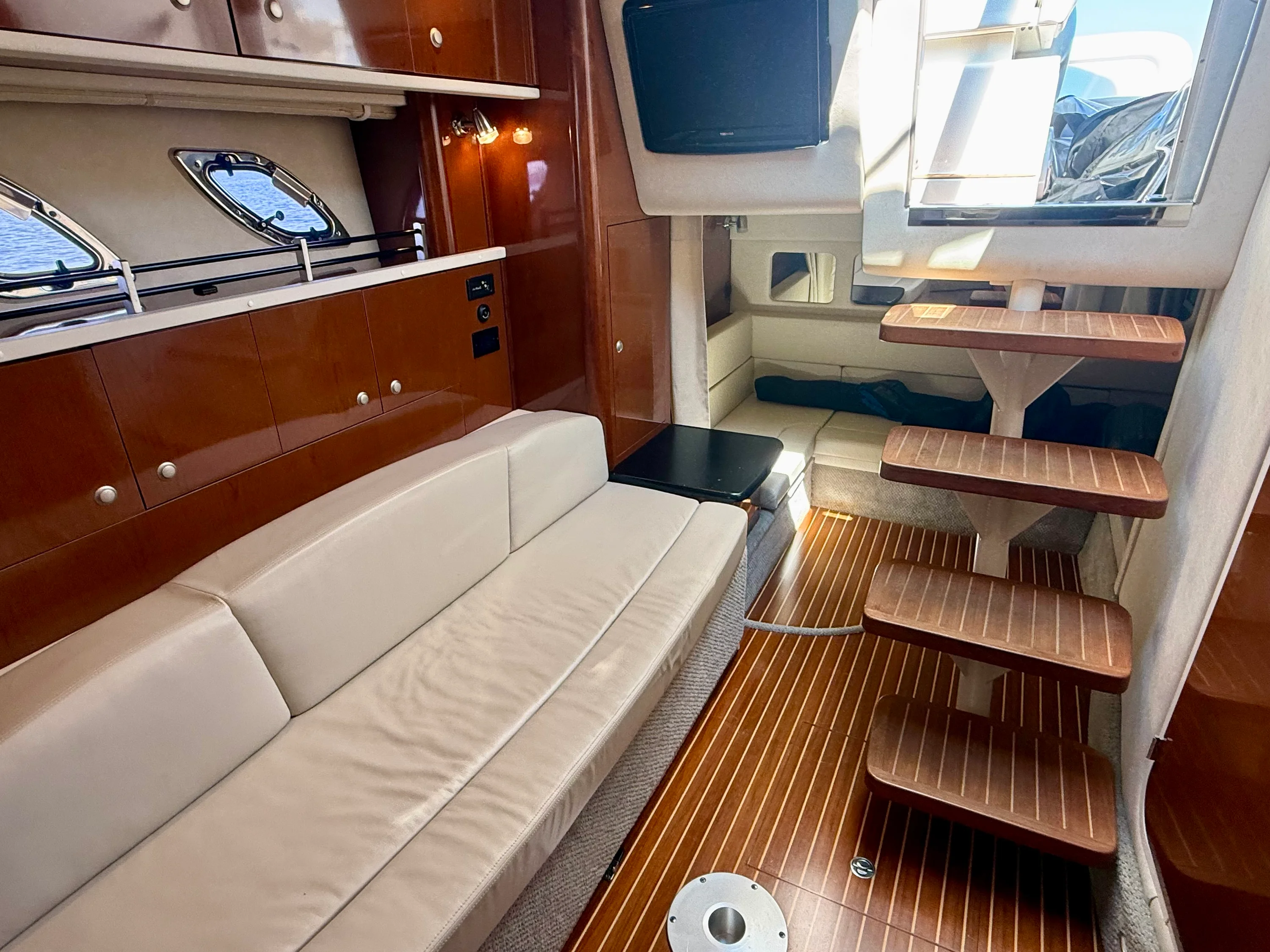 2009 Sea Ray 310 SUNDANCER Image Thumbnail #14