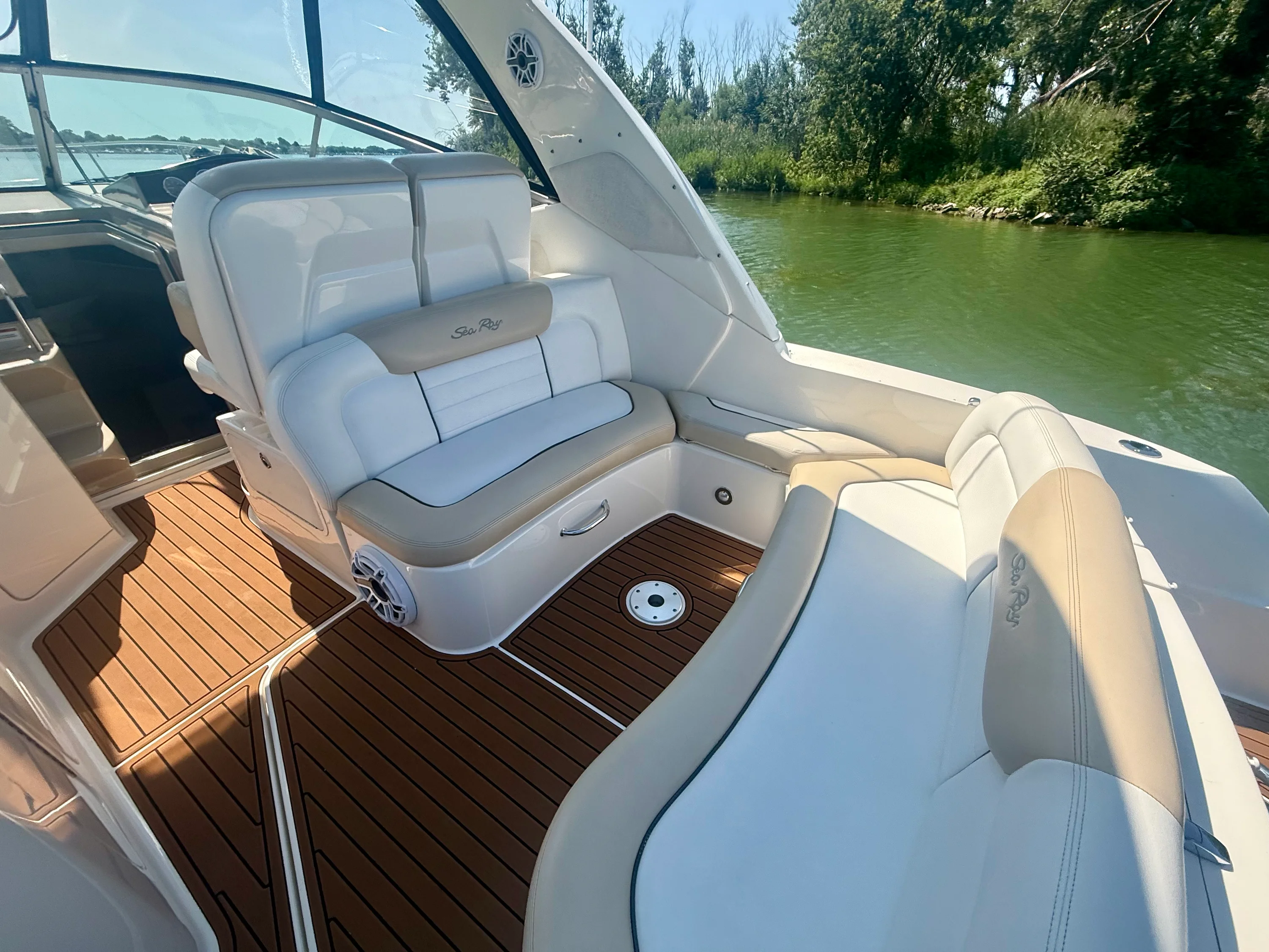 2009 Sea Ray 310 SUNDANCER Image Thumbnail #5