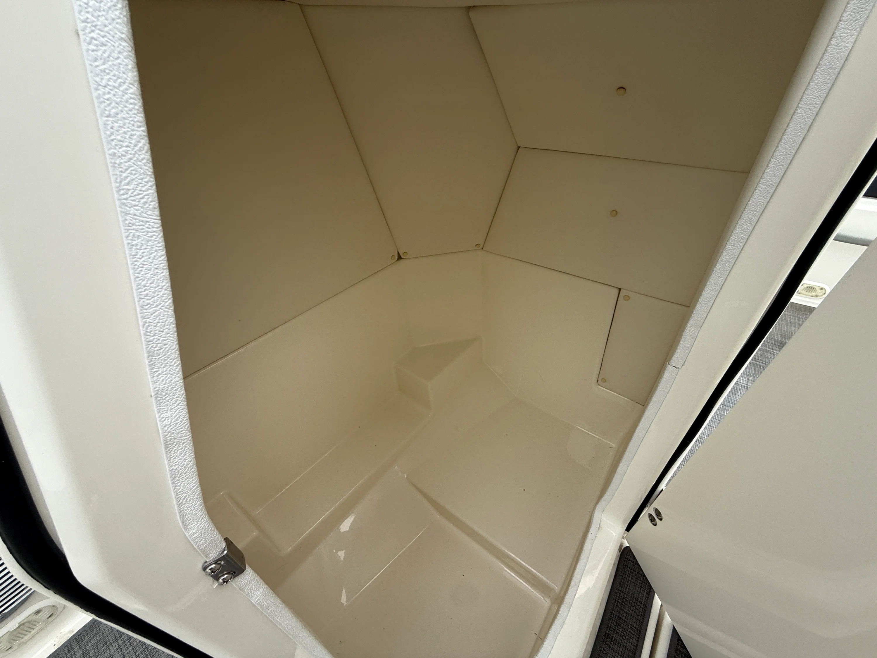 2021 Bayliner 2250 DX Image Thumbnail #23