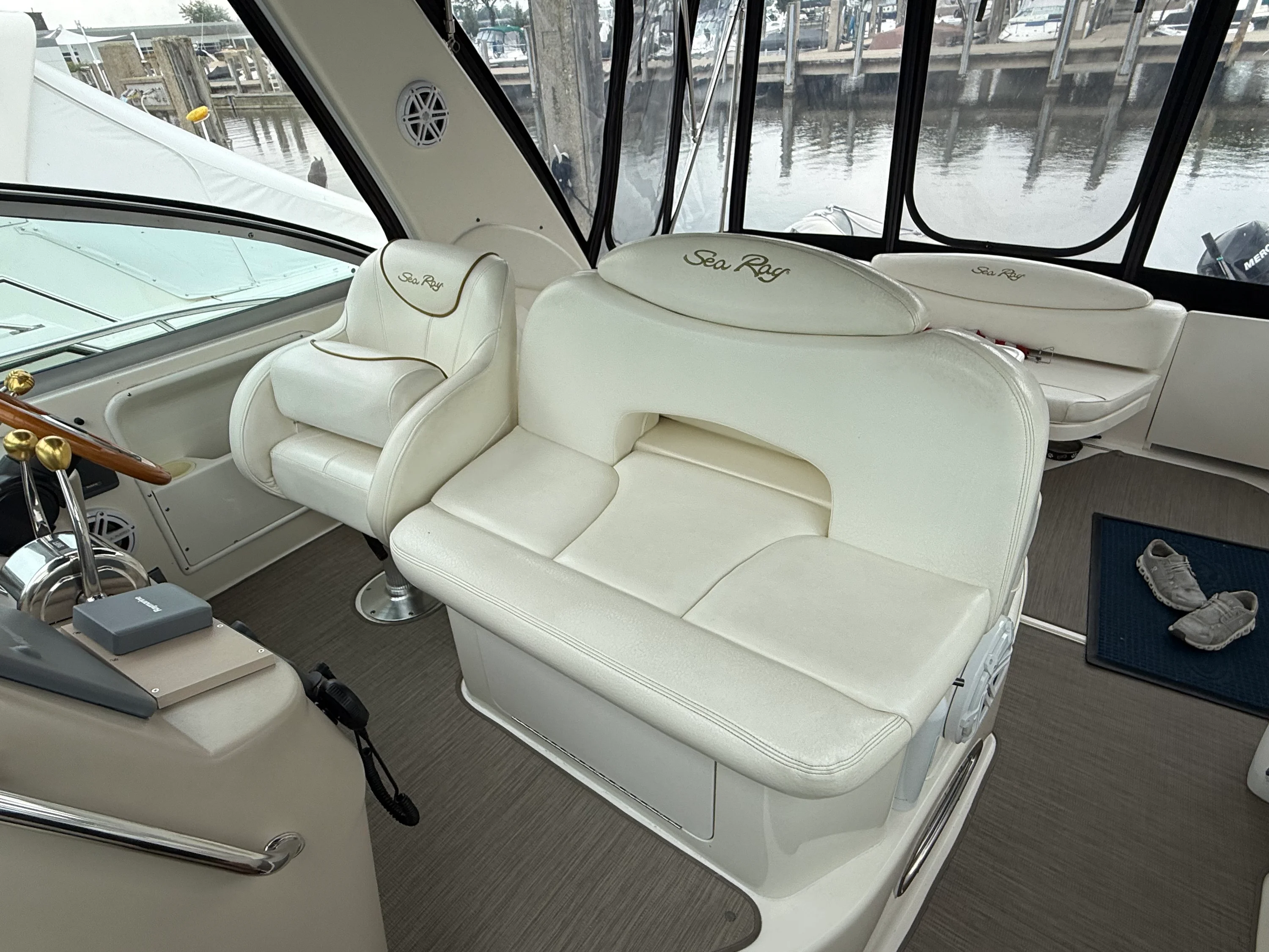 1999 Sea Ray 340 SUNDANCER Image Thumbnail #4