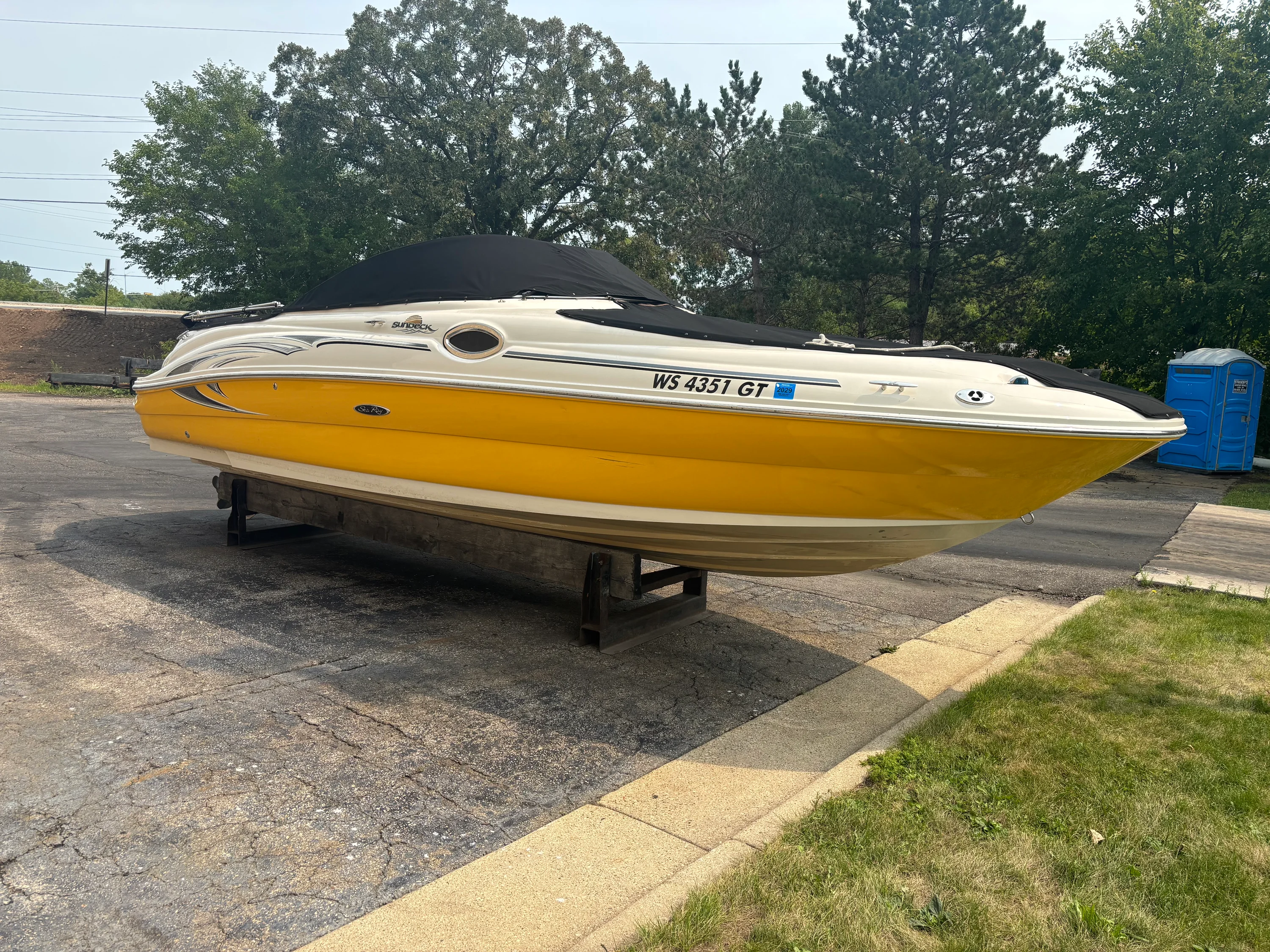 2005 Sea Ray 240 SUNDECK Image Thumbnail #0