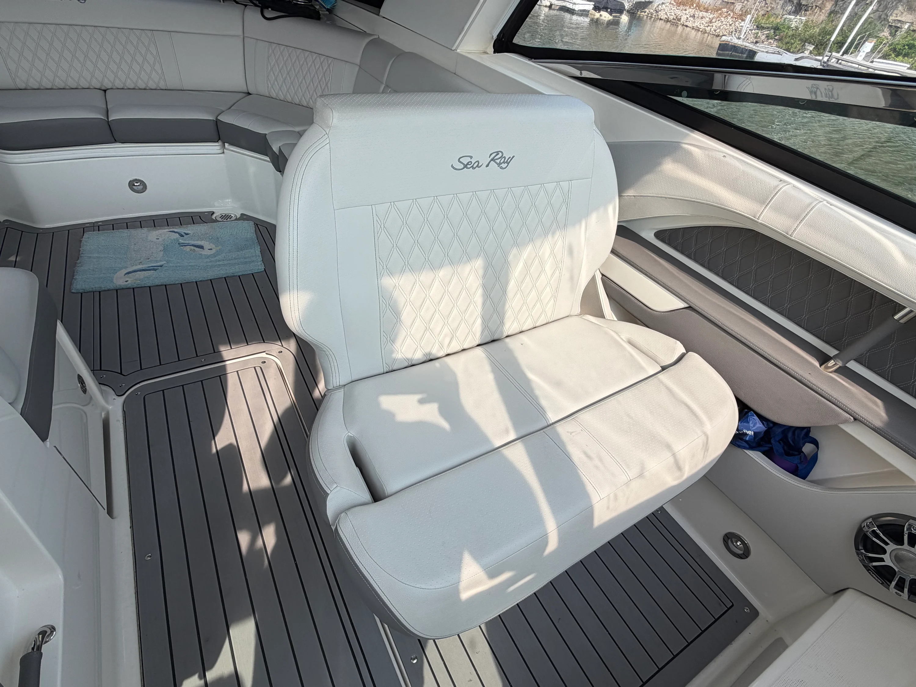 2021 Sea Ray 310 SLX OB Image Thumbnail #6
