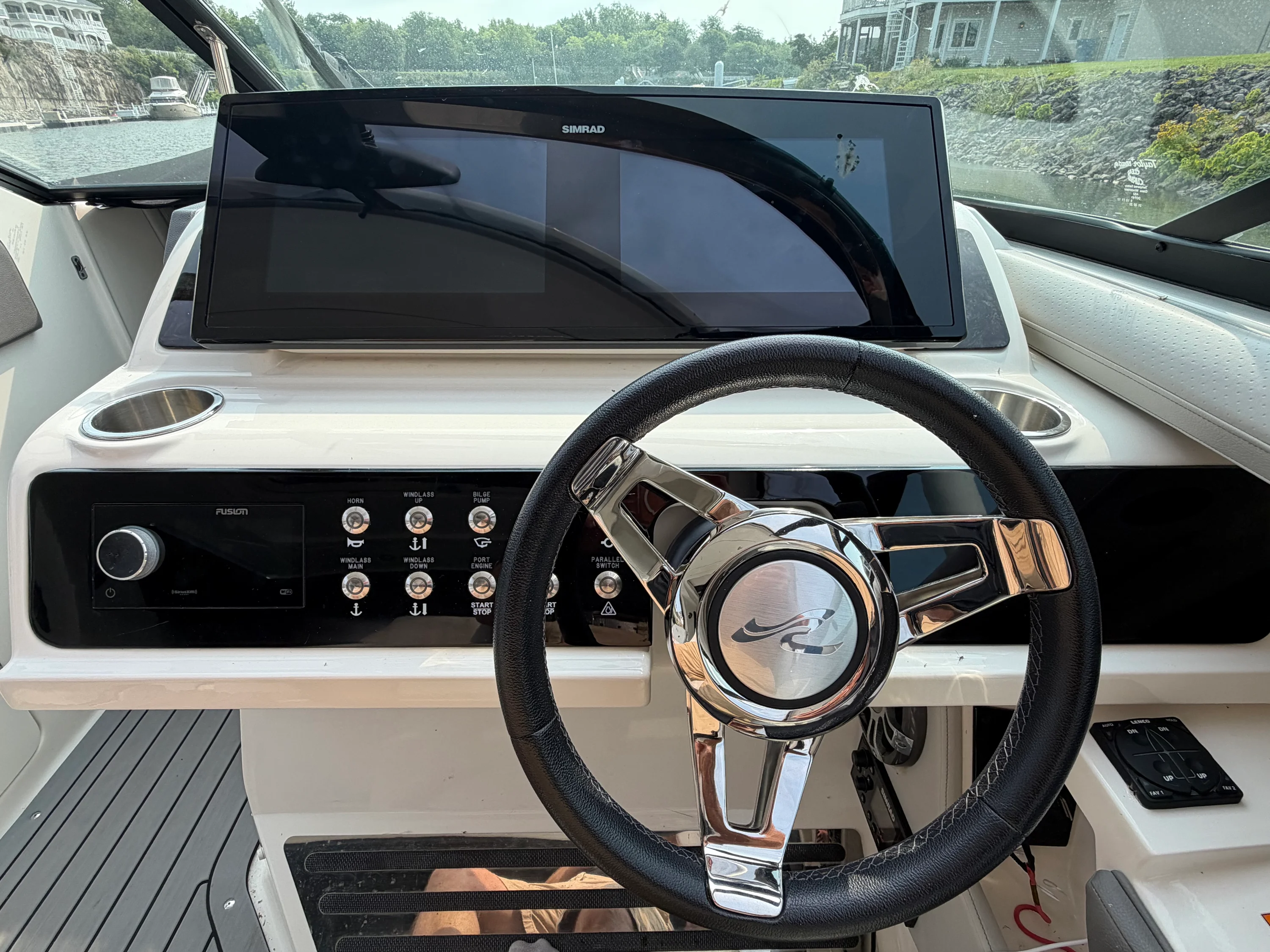 2021 Sea Ray 310 SLX OB Image Thumbnail #4