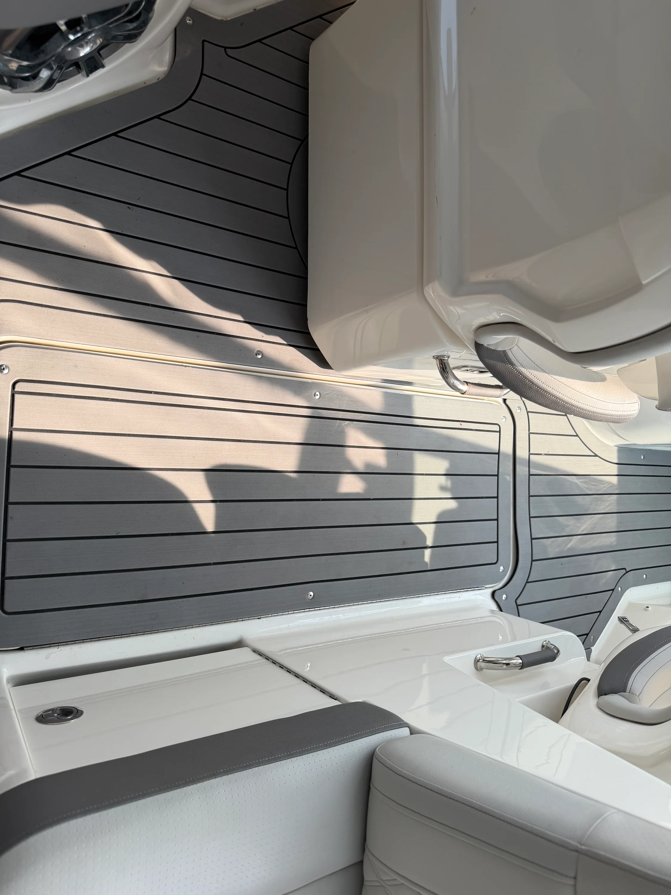 2021 Sea Ray 310 SLX OB Image Thumbnail #17