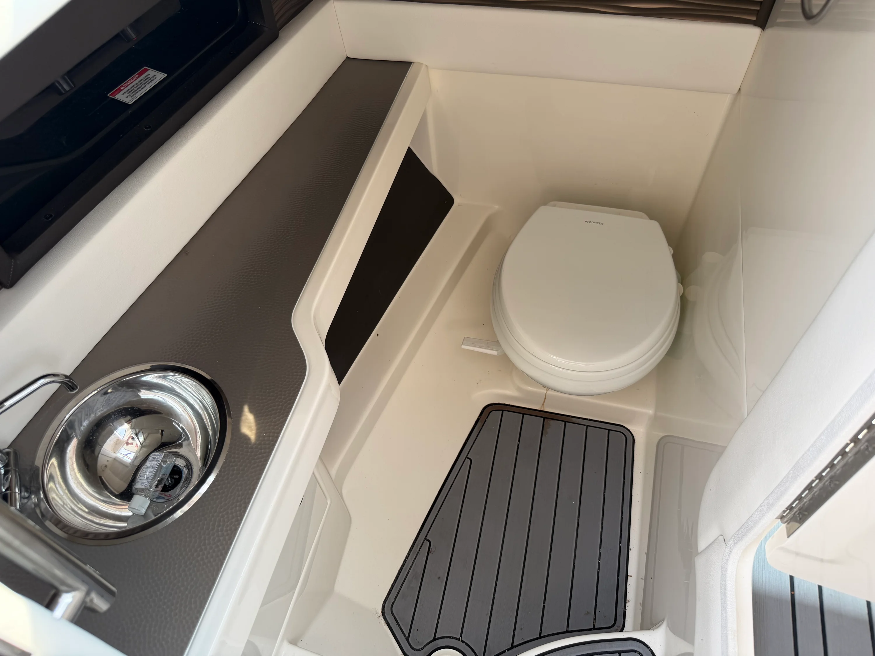 2021 Sea Ray 310 SLX OB Image Thumbnail #18