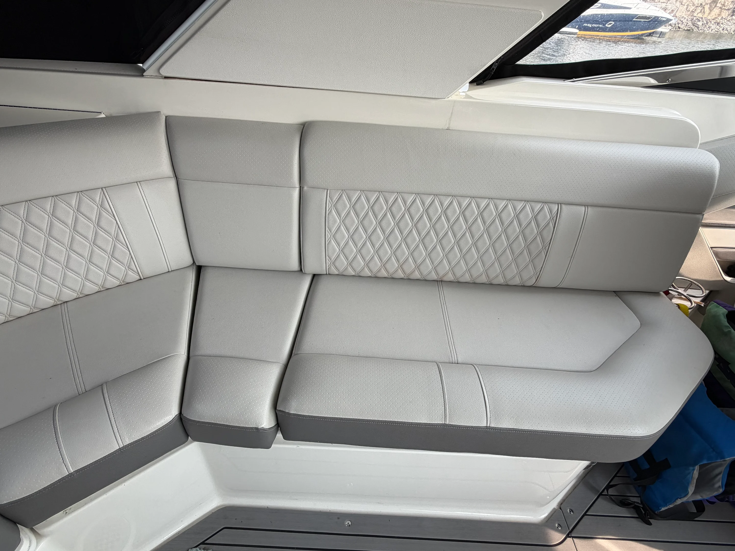 2021 Sea Ray 310 SLX OB Image Thumbnail #11