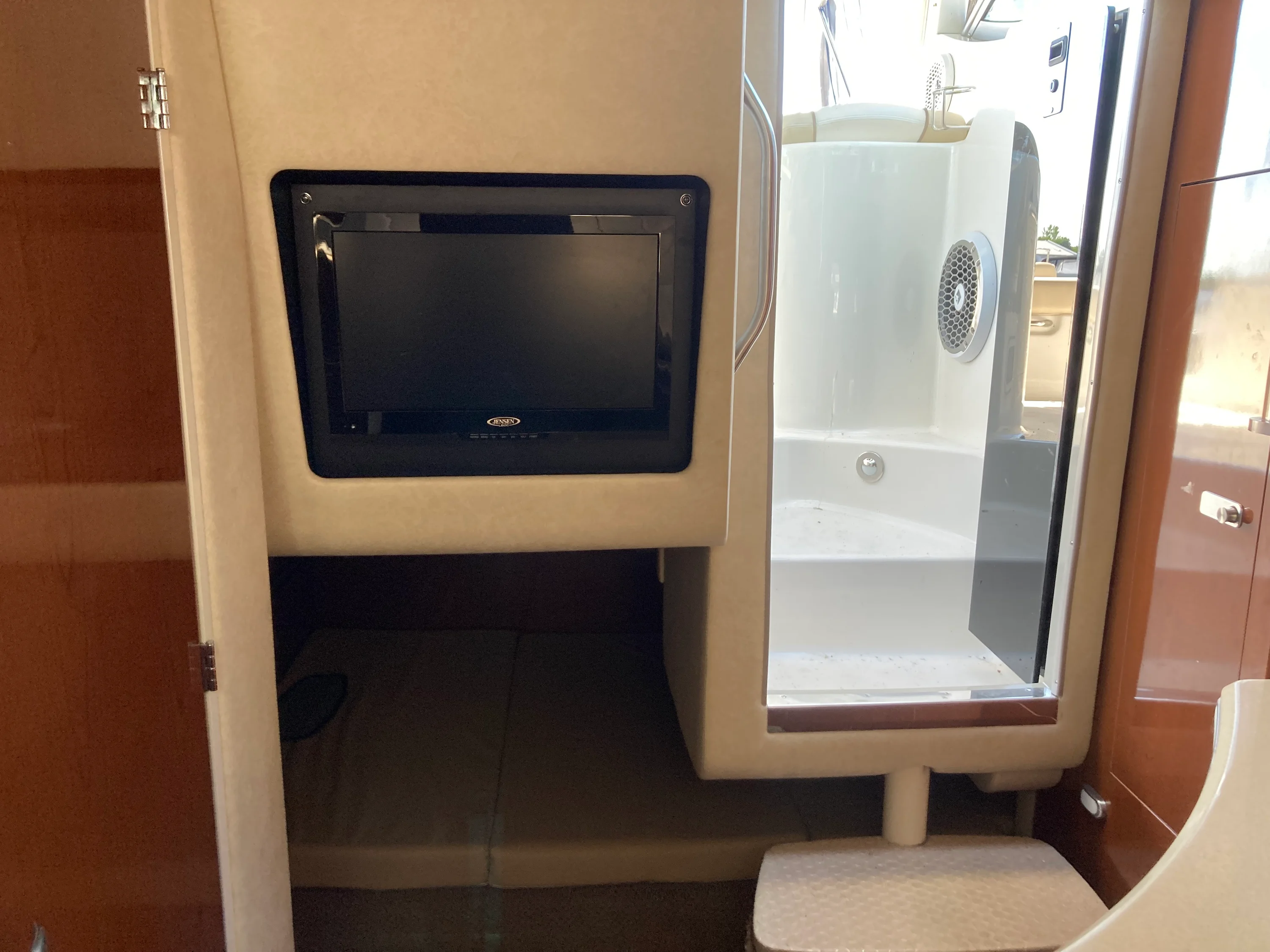 2012 Sea Ray 280 SUNDANCER Image Thumbnail #36