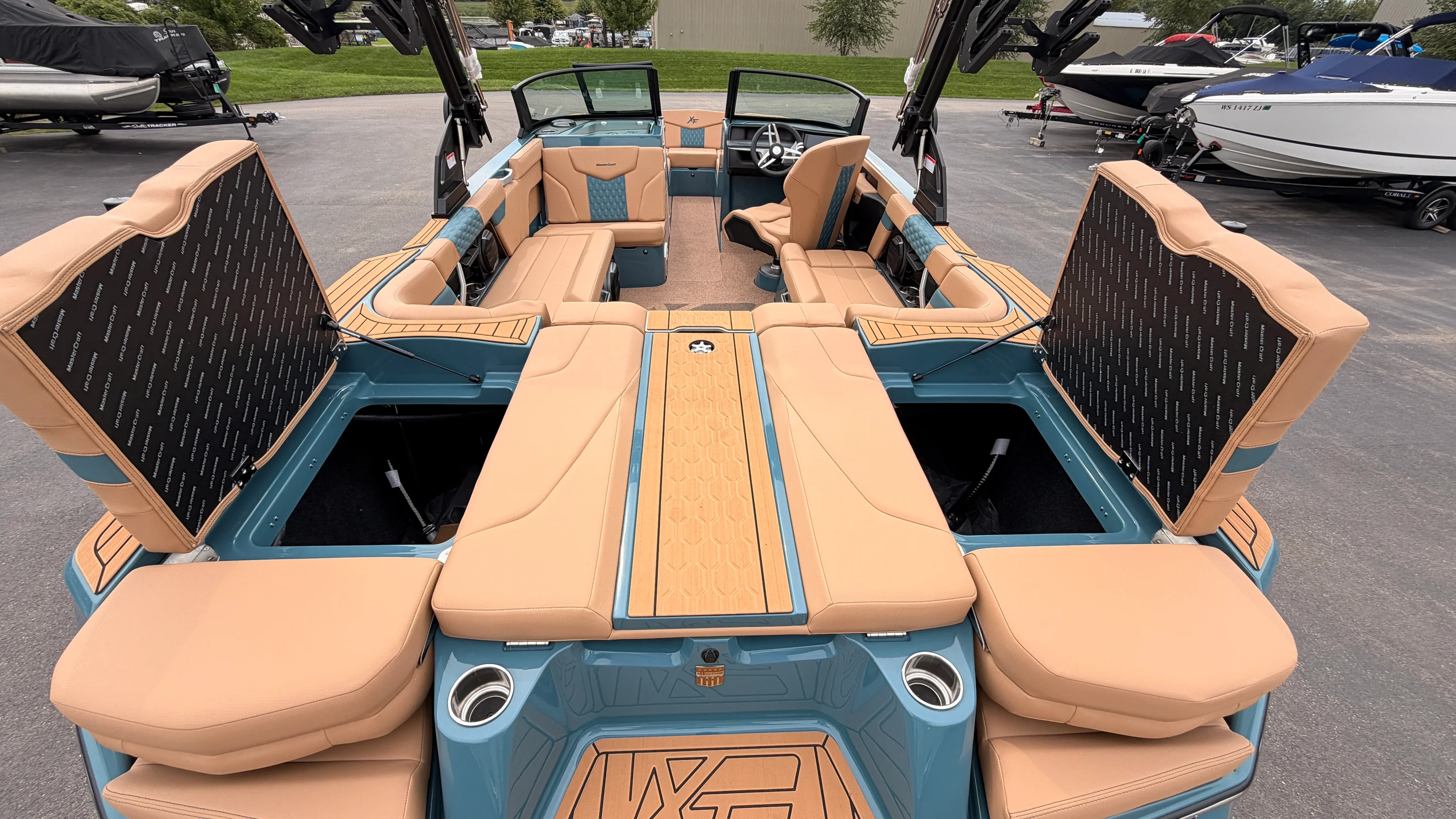 2027 Mastercraft XT22 Image Thumbnail #14