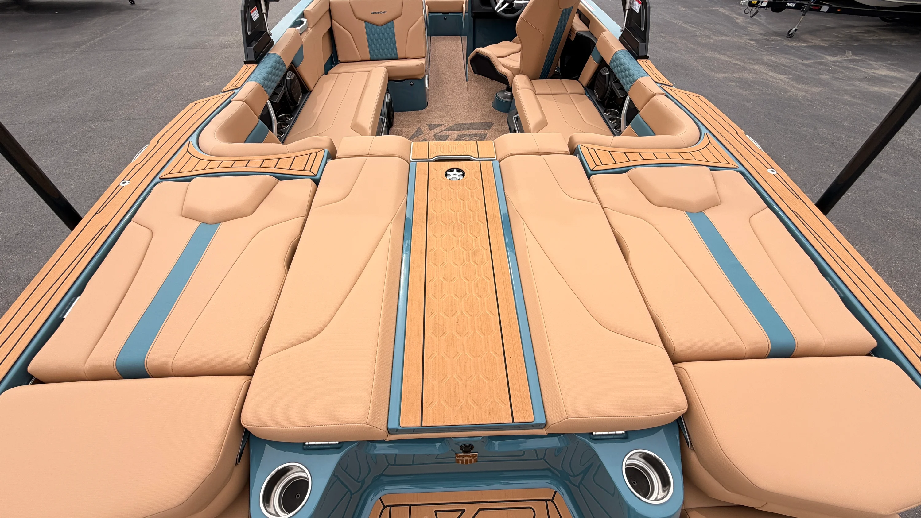 2027 Mastercraft XT22 Image Thumbnail #13