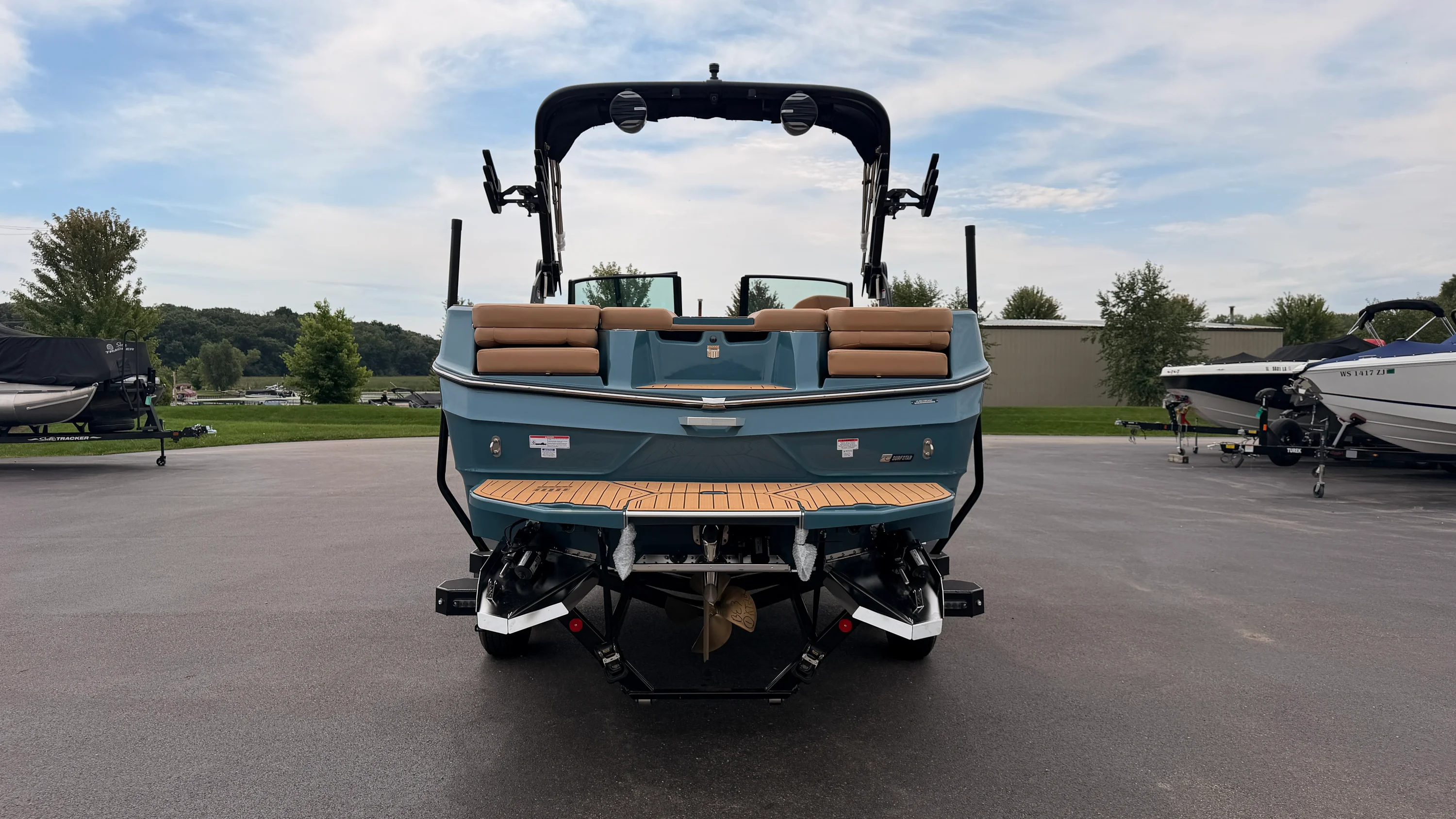 2027 Mastercraft XT22 Image Thumbnail #5