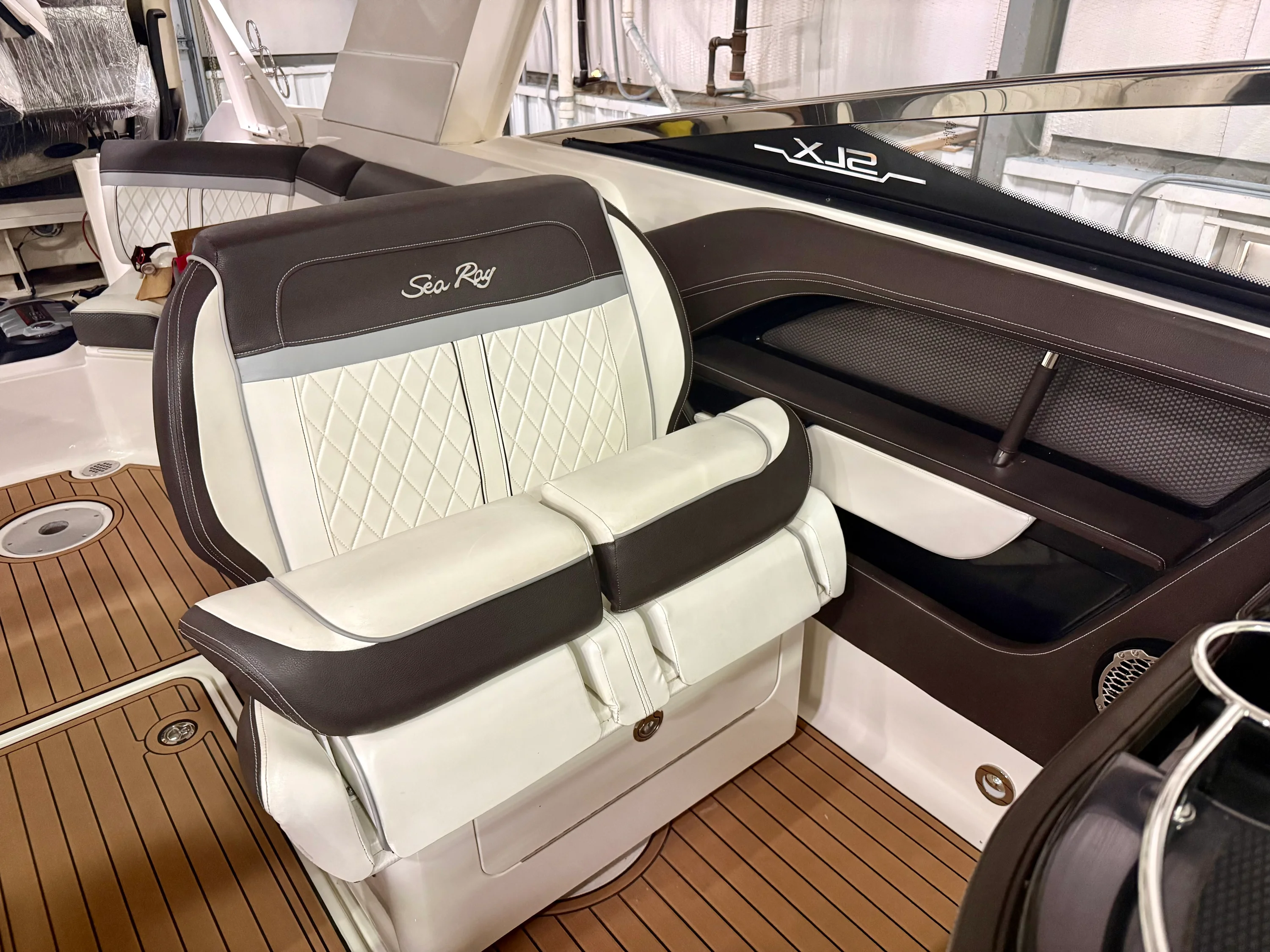 2017 Sea Ray 310 SLX Image Thumbnail #3