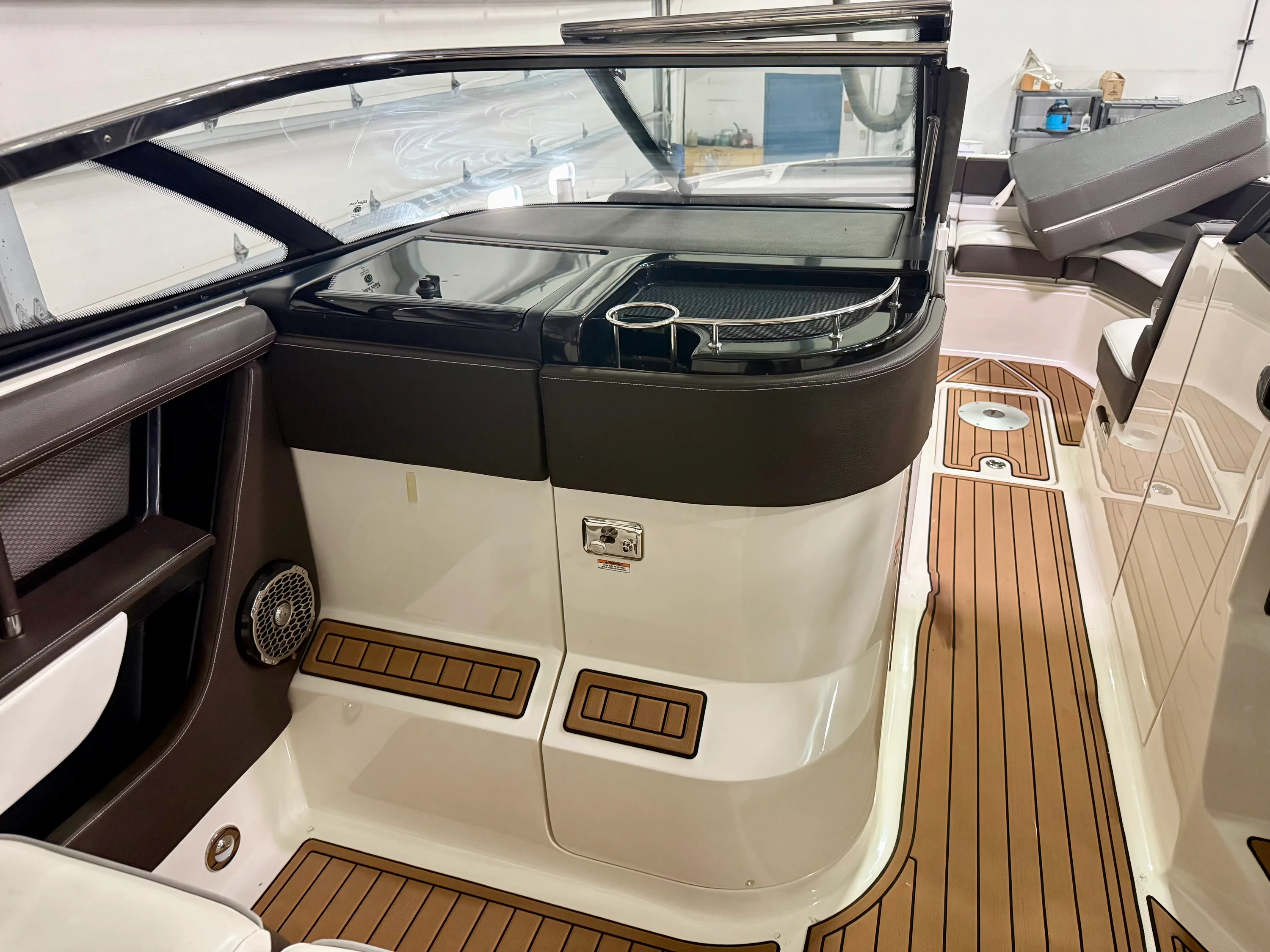 2017 Sea Ray 310 SLX Image Thumbnail #7