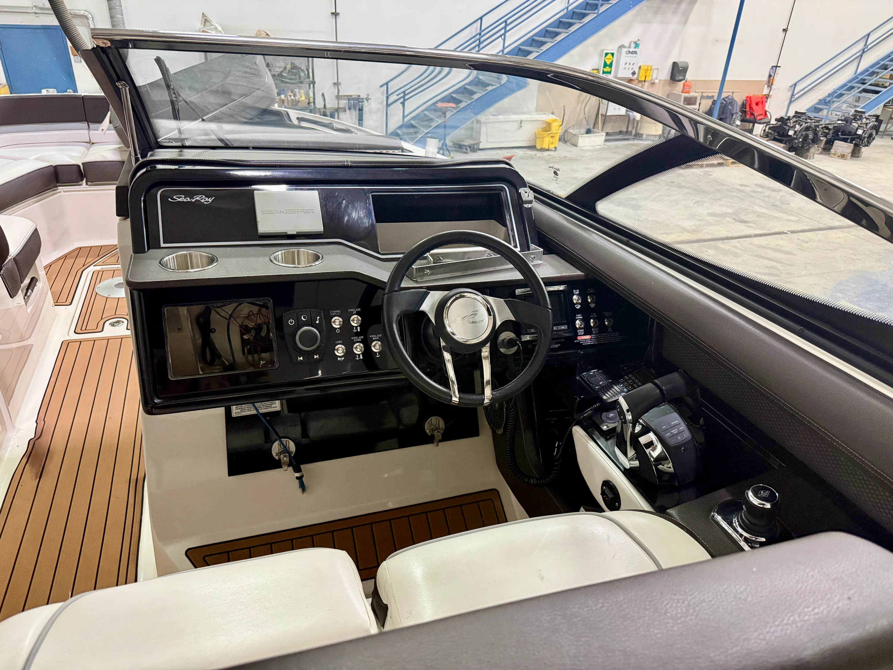 2017 Sea Ray 310 SLX Image Thumbnail #2