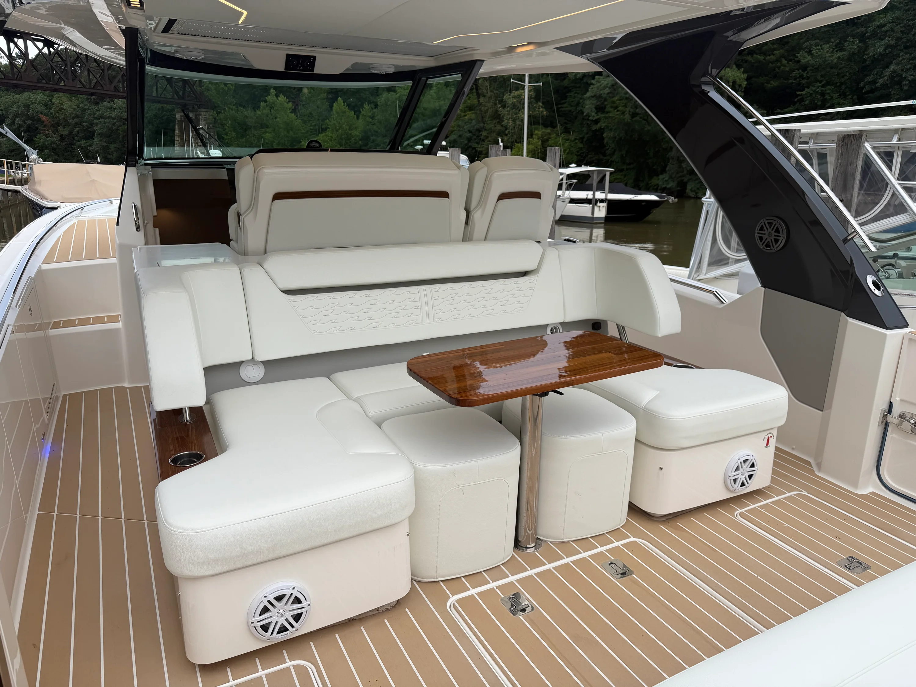 2027 Tiara Yachts 39 LS Image Thumbnail #13