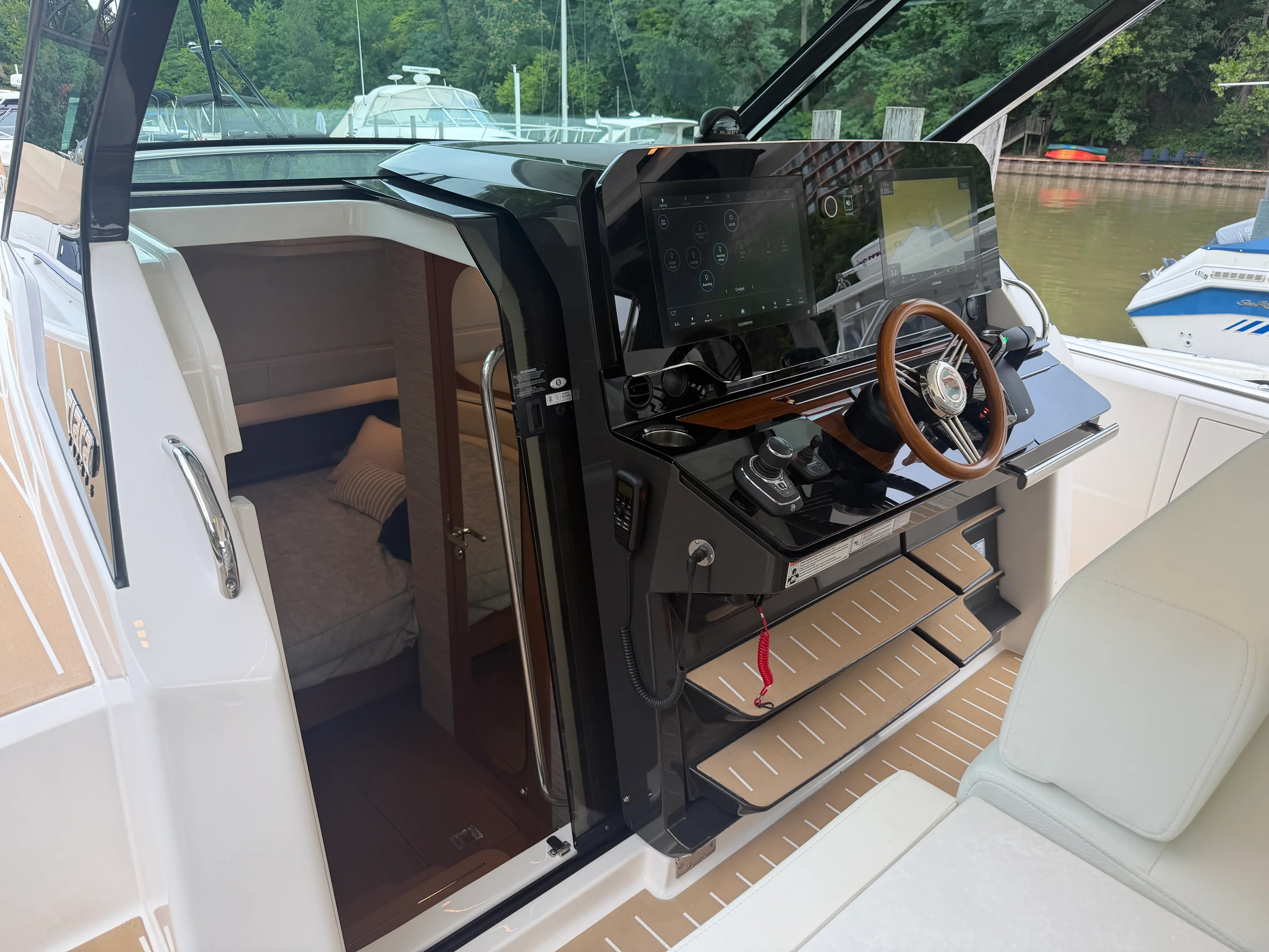 2027 Tiara Yachts 39 LS Image Thumbnail #18