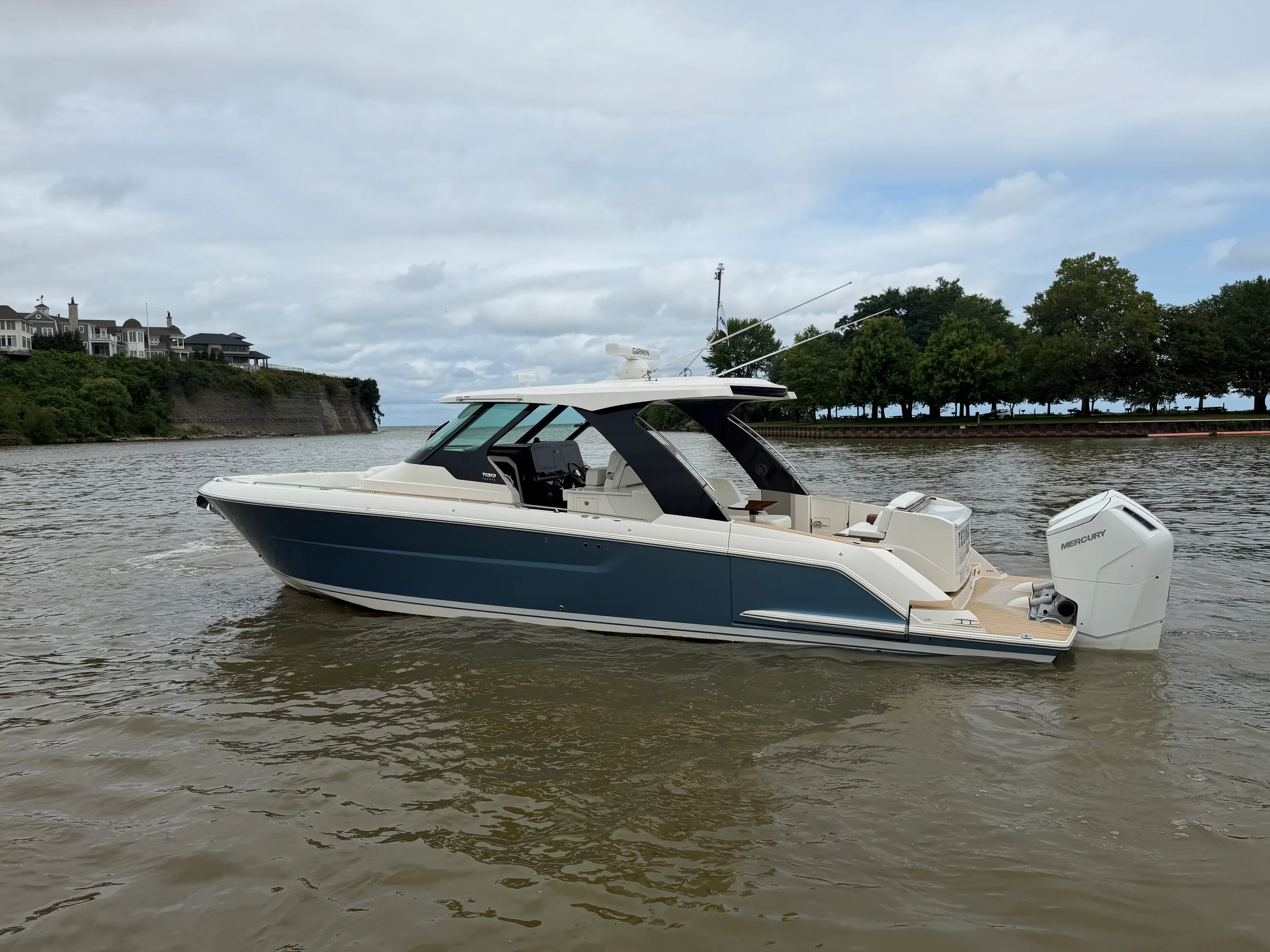 2027 Tiara Yachts 39 LS Image Thumbnail #4