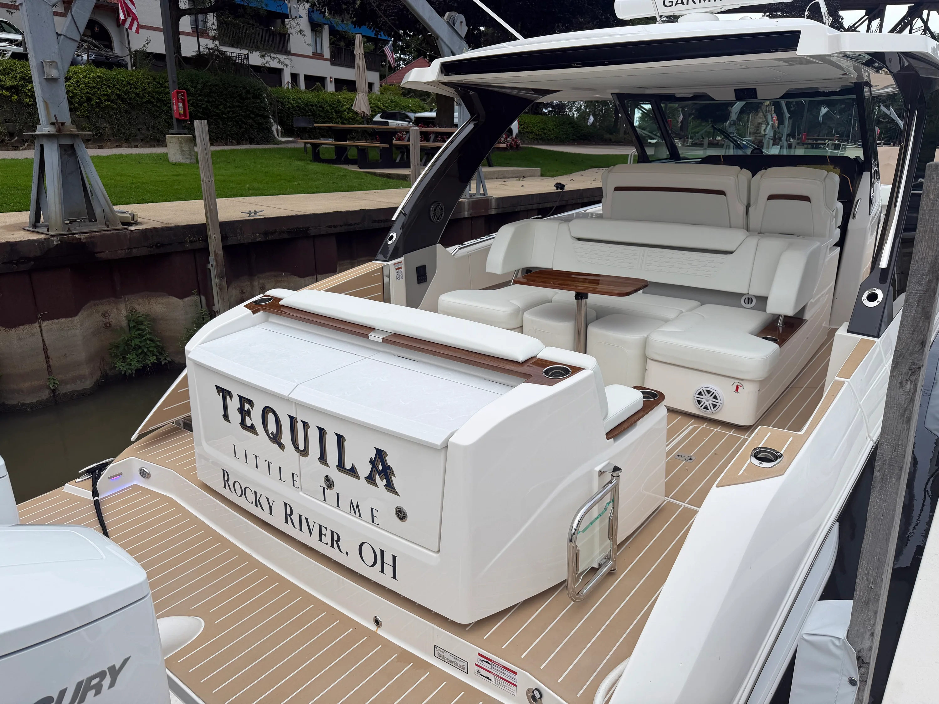 2027 Tiara Yachts 39 LS Image Thumbnail #8