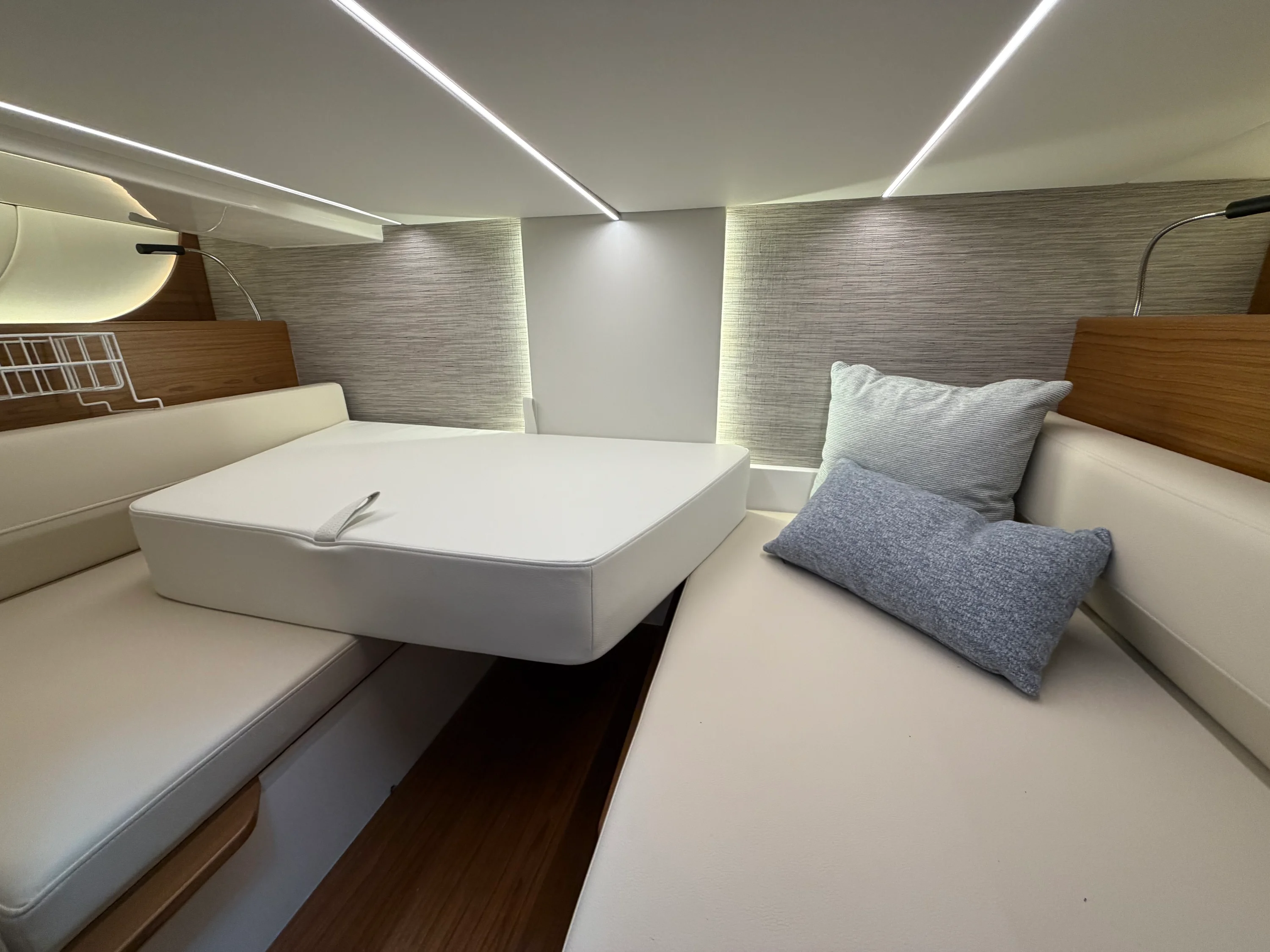 2027 Tiara Yachts 39 LS Image Thumbnail #30