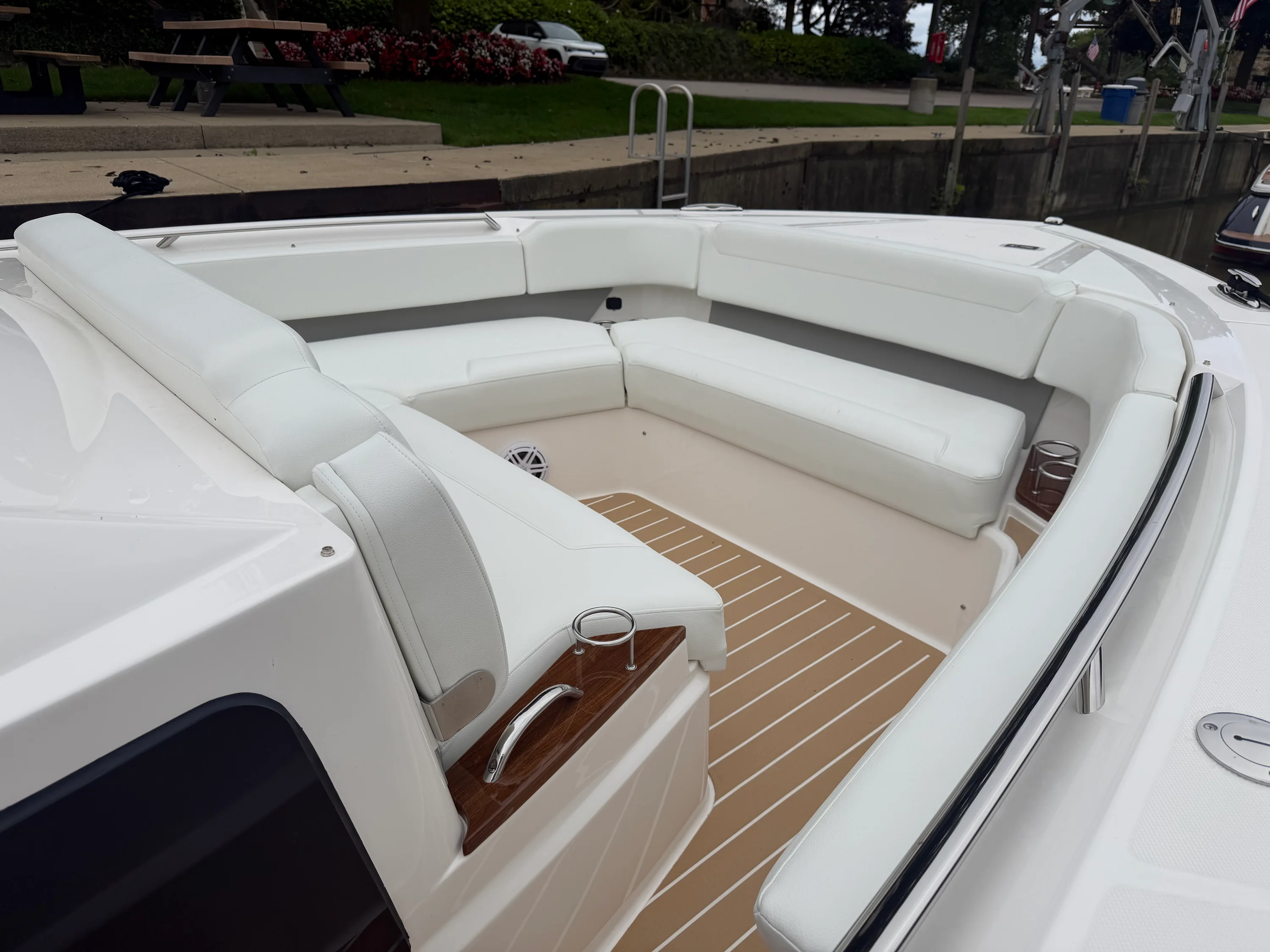 2027 Tiara Yachts 39 LS Image Thumbnail #23