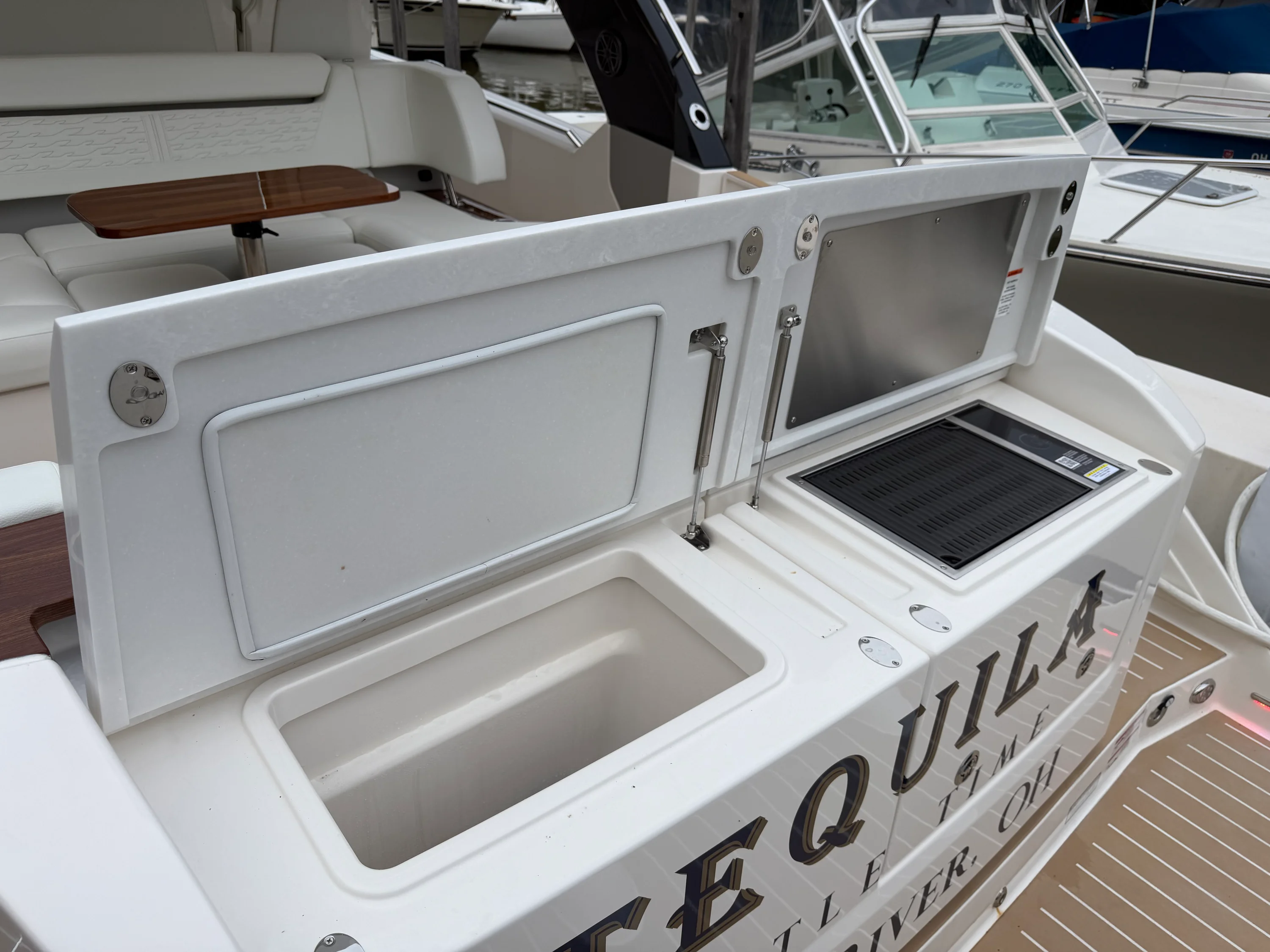 2027 Tiara Yachts 39 LS Image Thumbnail #10