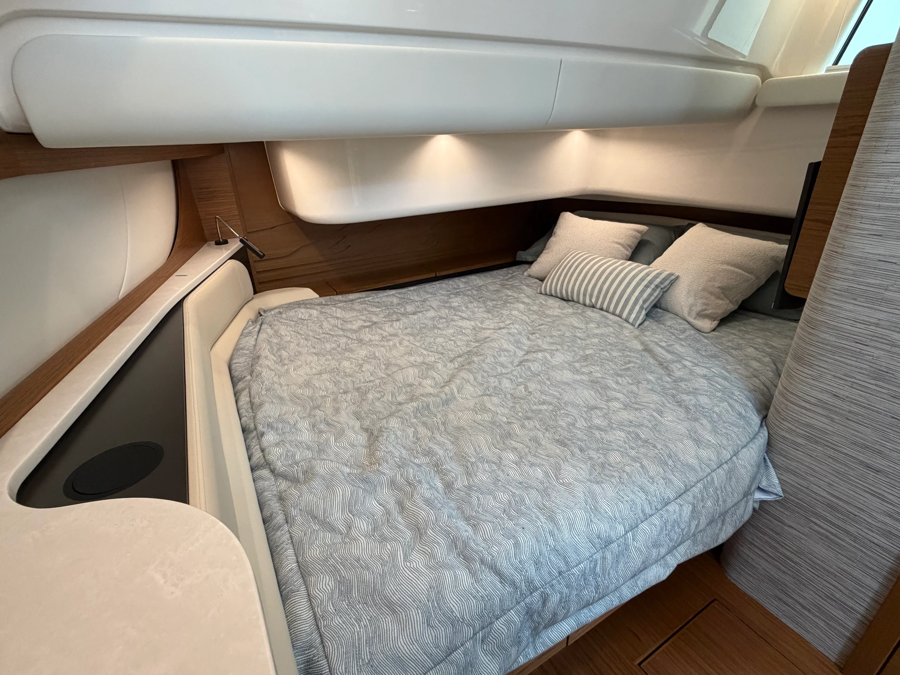 2027 Tiara Yachts 39 LS Image Thumbnail #27