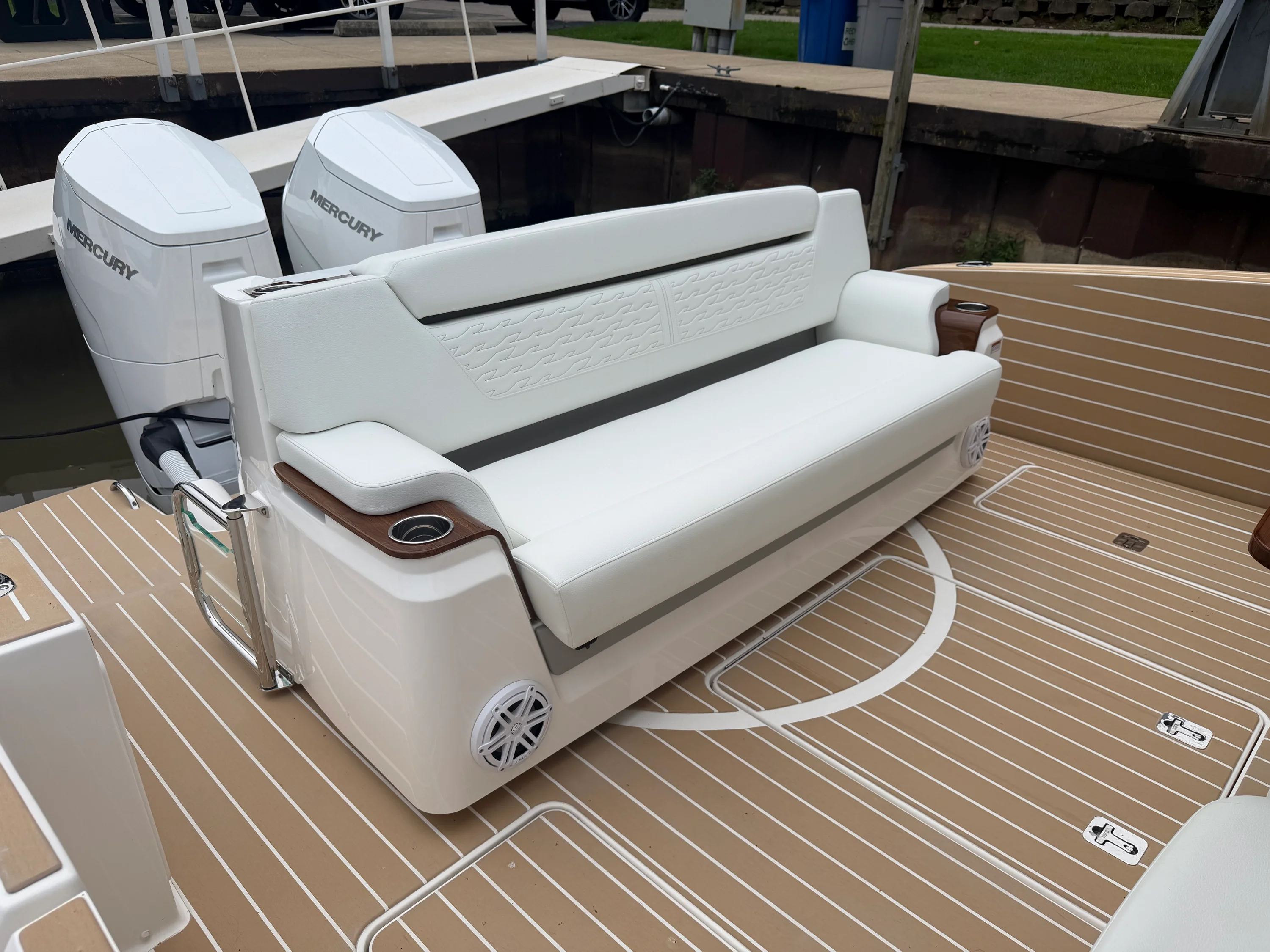 2027 Tiara Yachts 39 LS Image Thumbnail #11