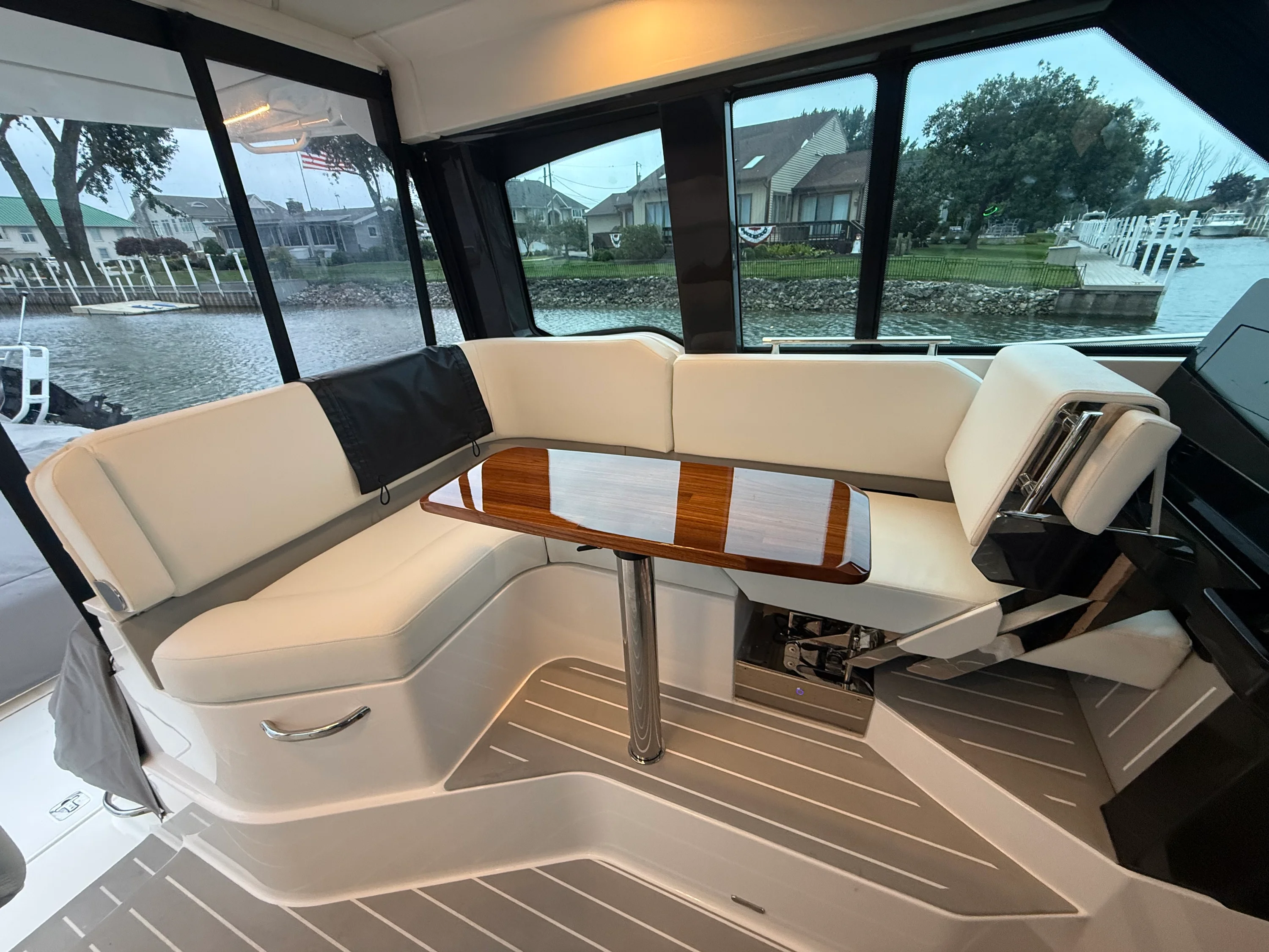 2026 Tiara Yachts 39 LE Image Thumbnail #16