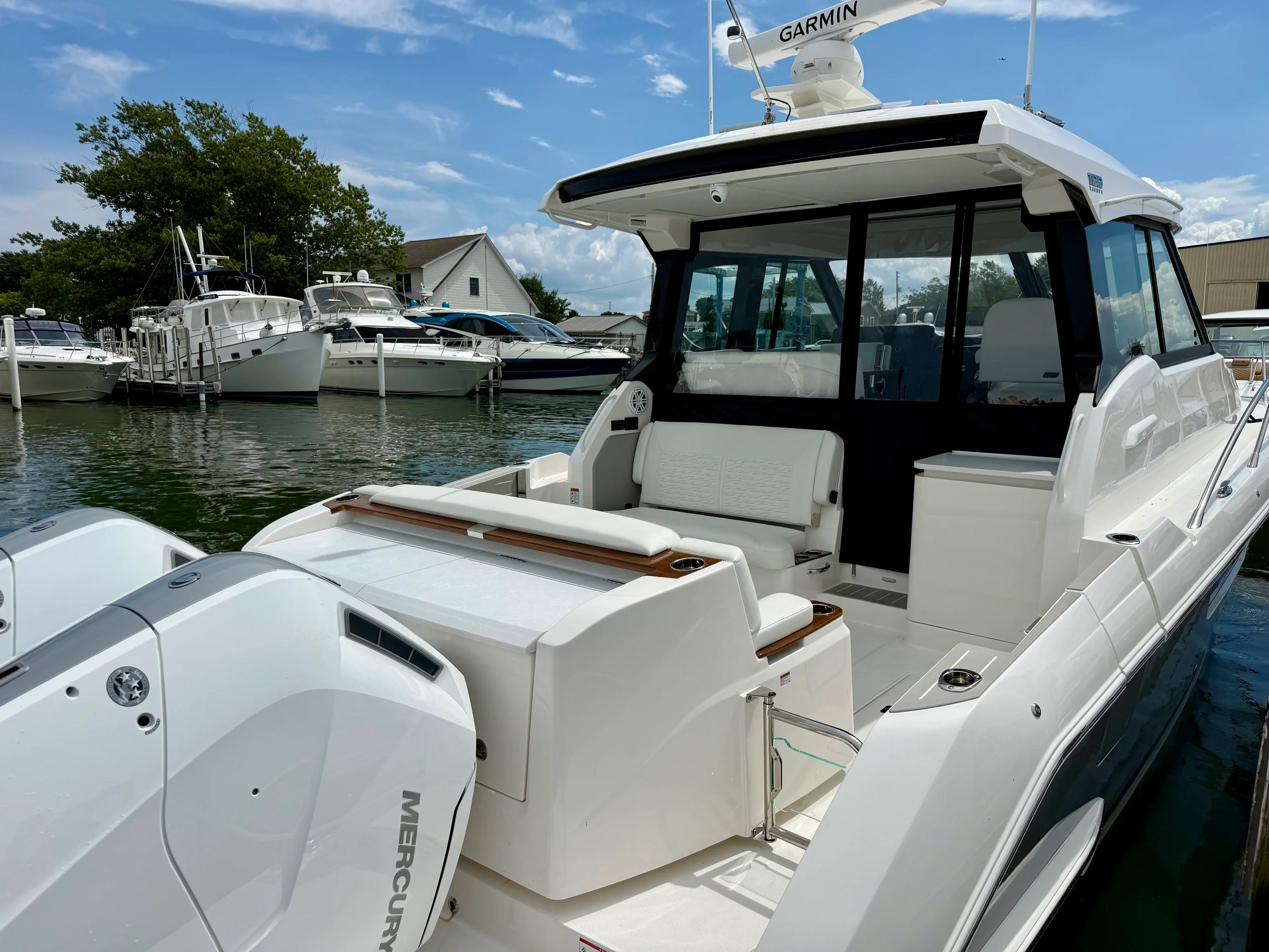 2026 Tiara Yachts 39 LE Image Thumbnail #7