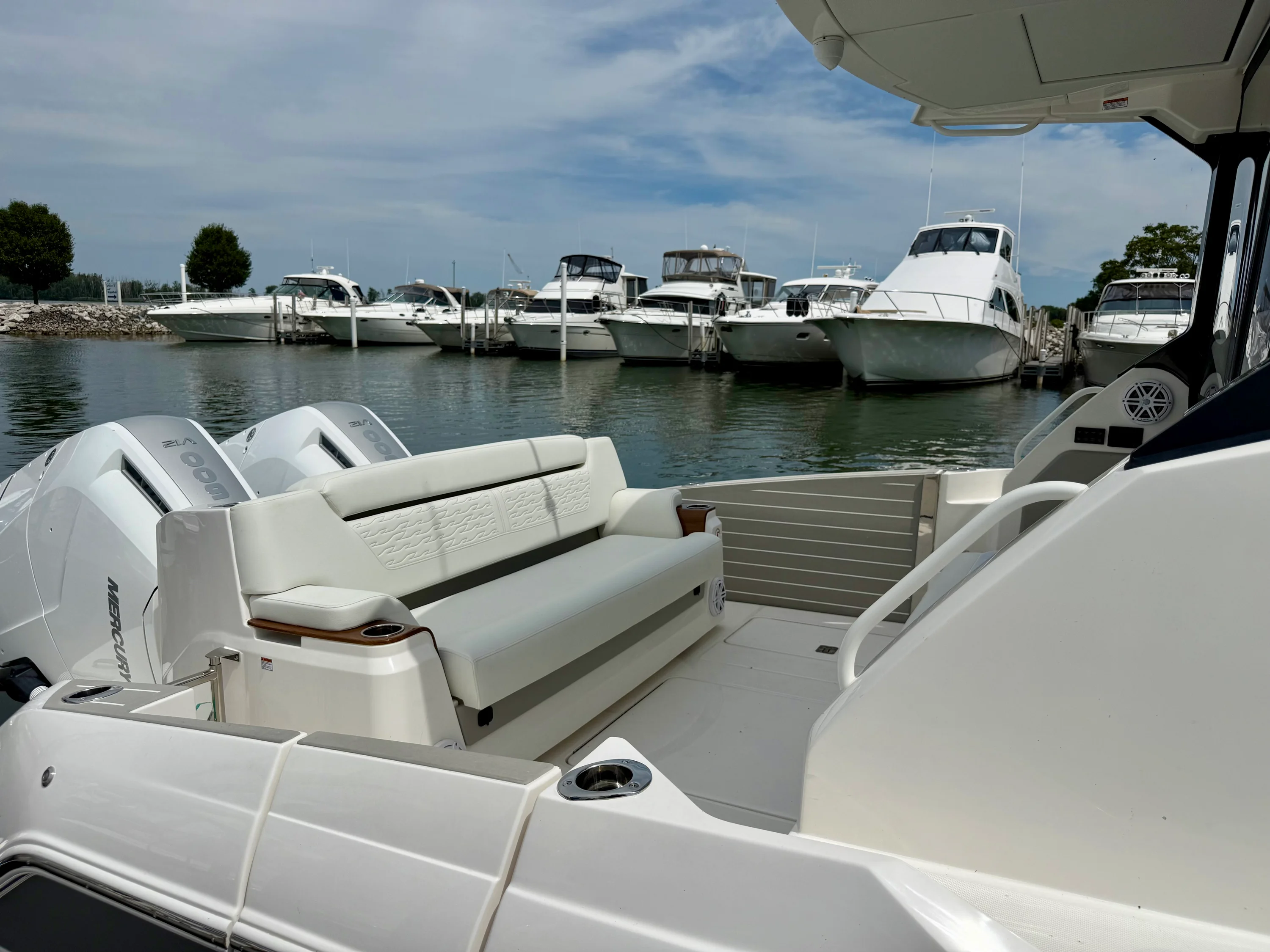 2026 Tiara Yachts 39 LE Image Thumbnail #6
