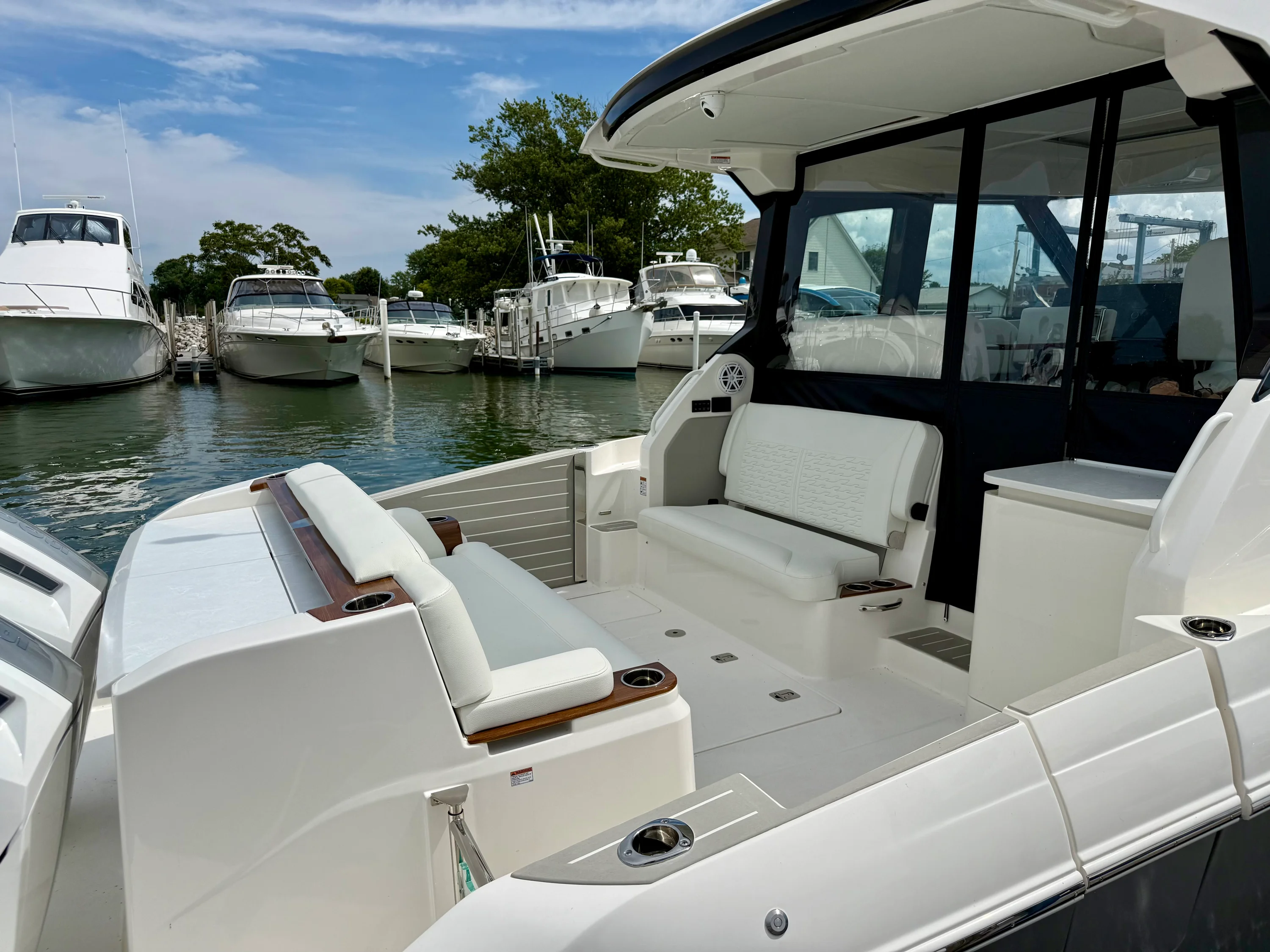 2026 Tiara Yachts 39 LE Image Thumbnail #11