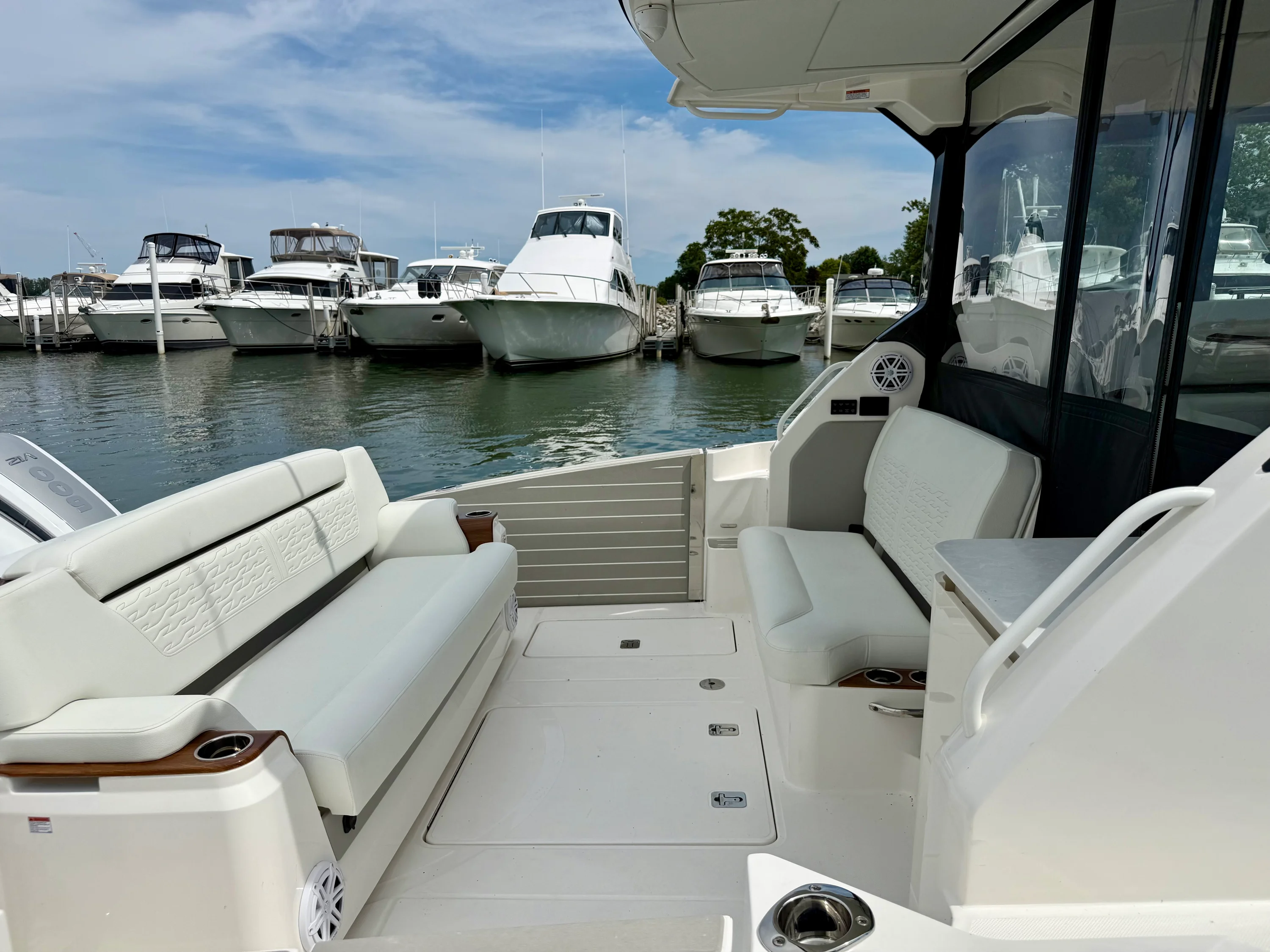 2026 Tiara Yachts 39 LE Image Thumbnail #4