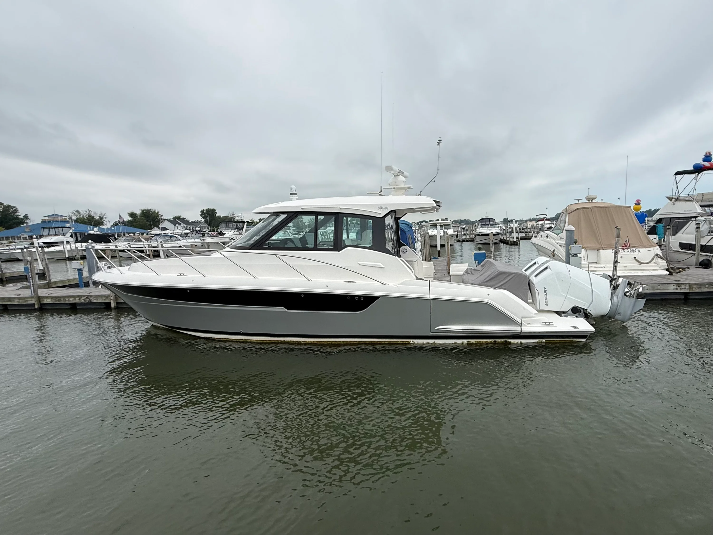 2026 Tiara Yachts 39 LE Image Thumbnail #40