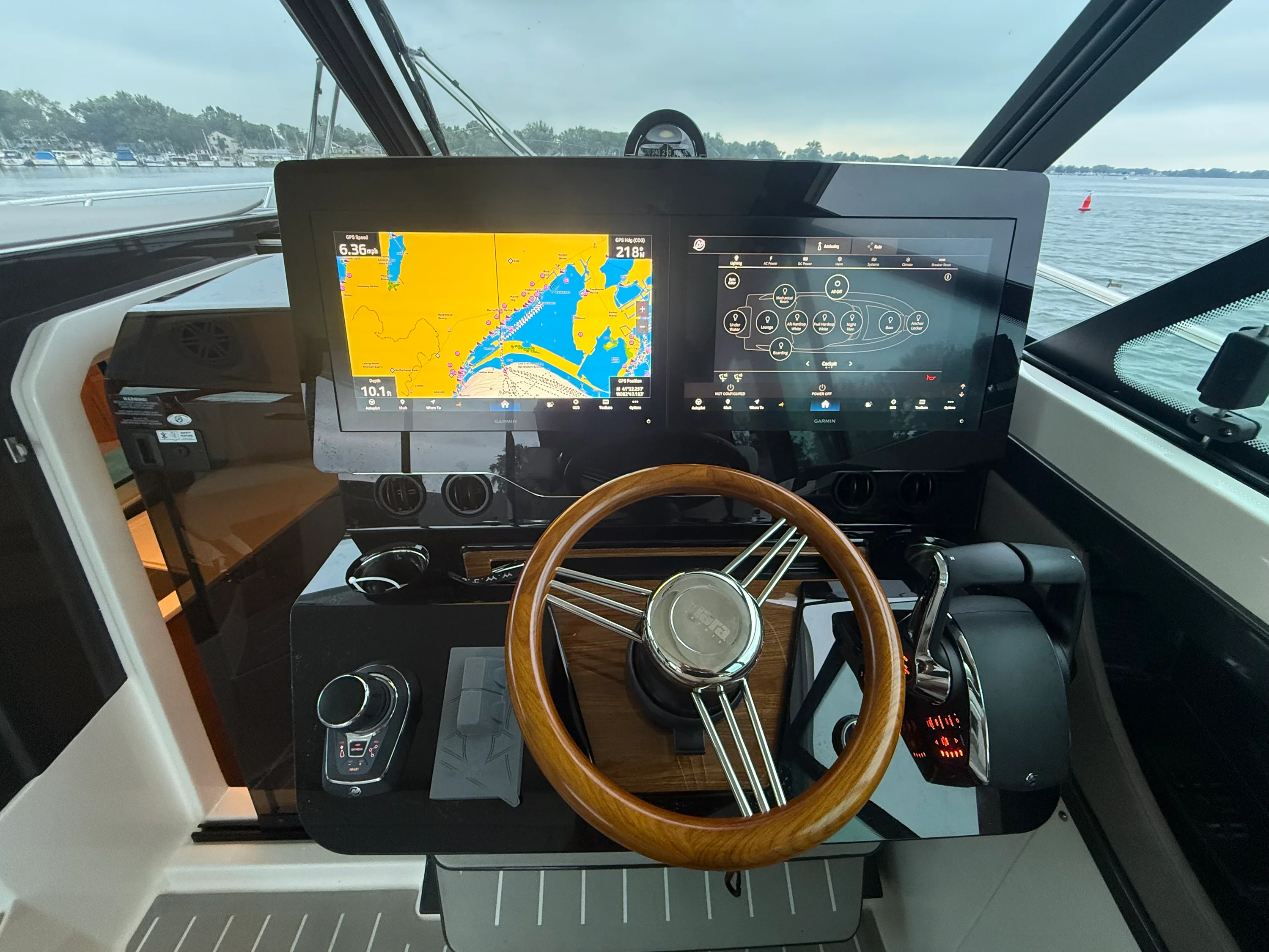 2026 Tiara Yachts 39 LE Image Thumbnail #12