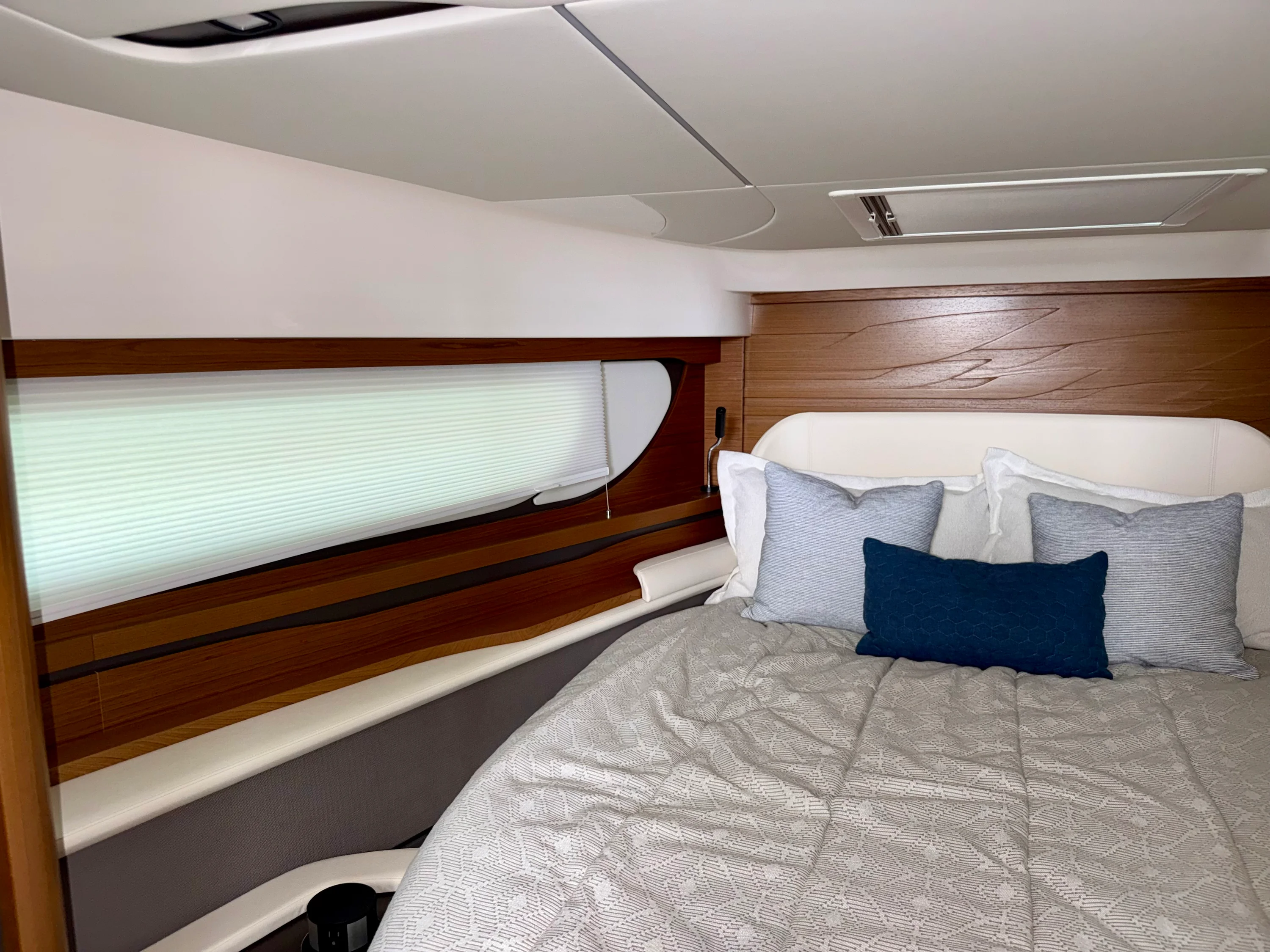2026 Tiara Yachts 39 LE Image Thumbnail #34