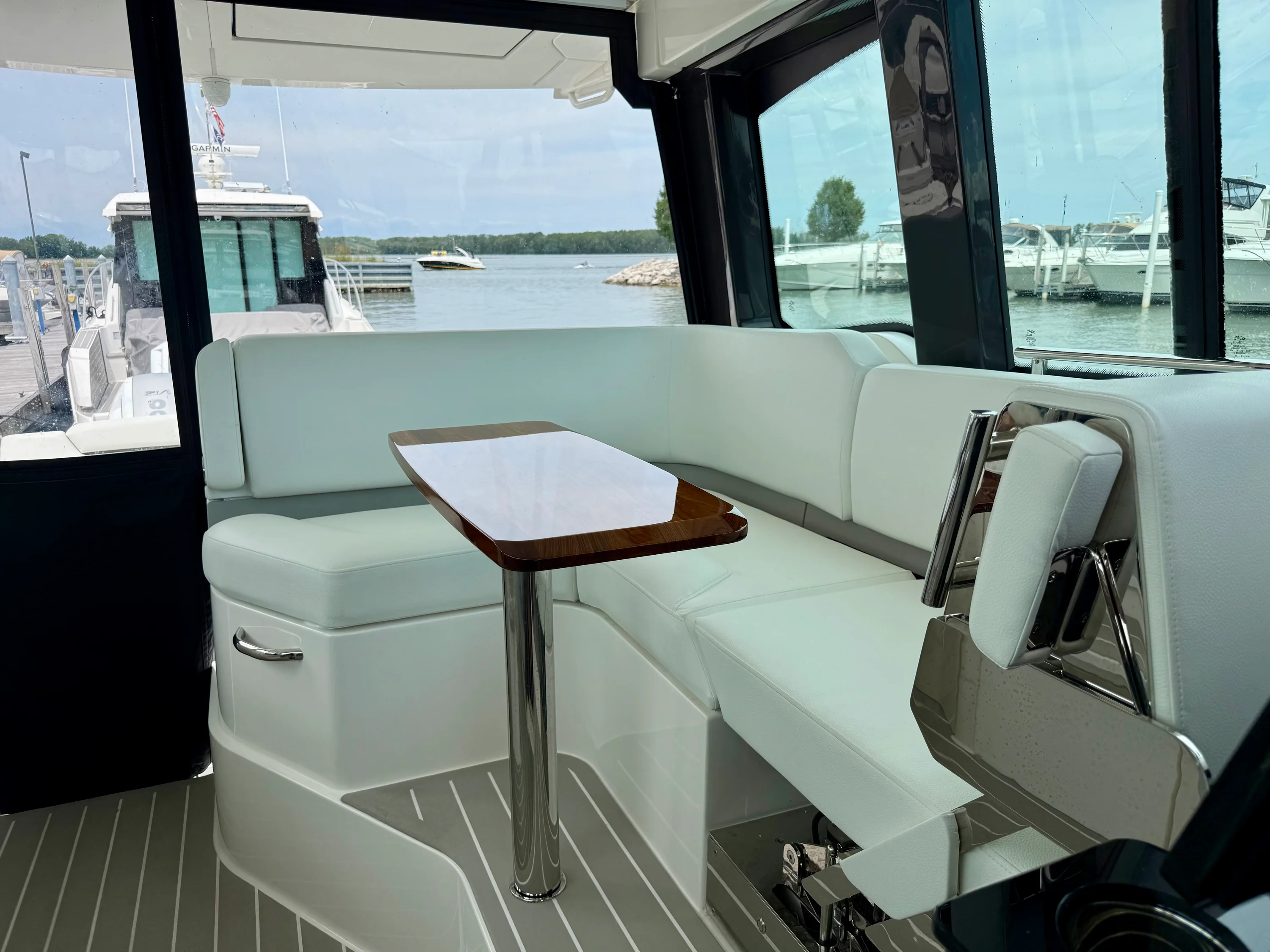 2026 Tiara Yachts 39 LE Image Thumbnail #24
