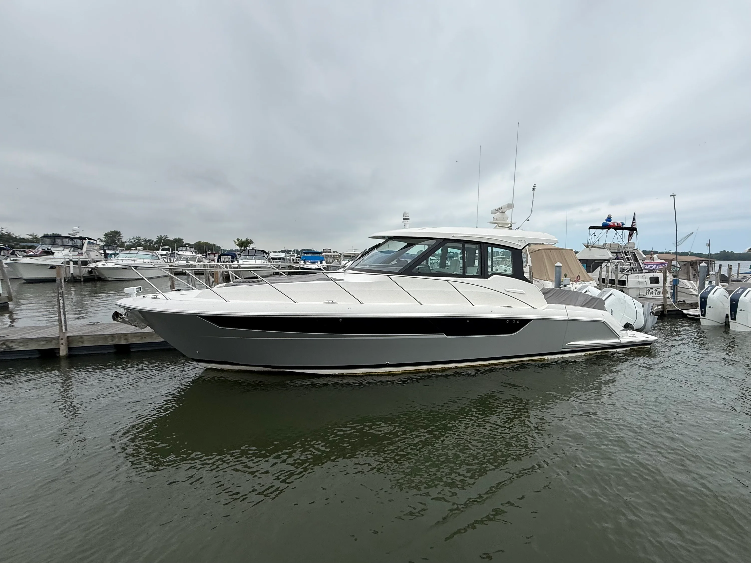 2026 Tiara Yachts 39 LE Image Thumbnail #2