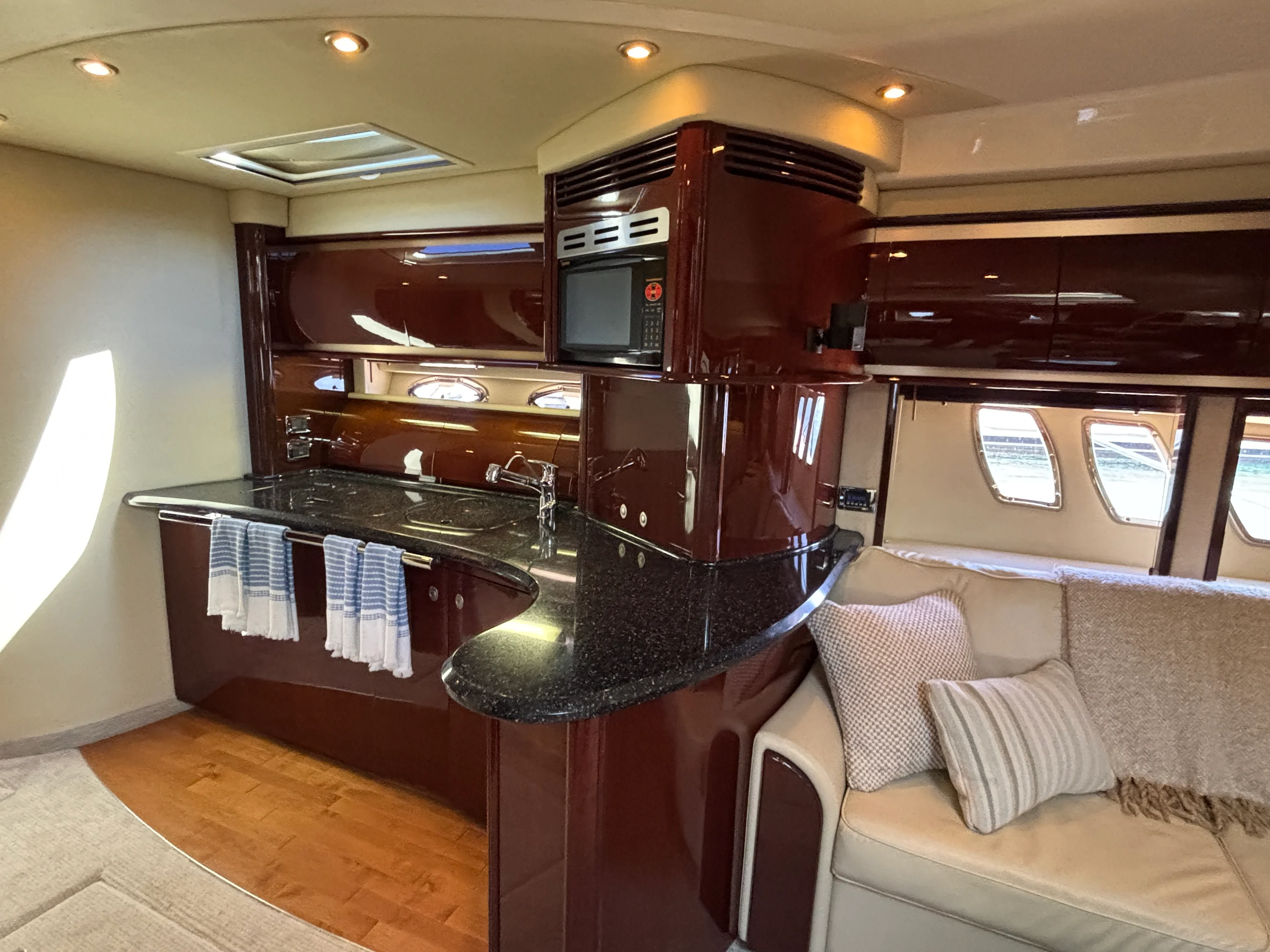 2009 Sea Ray 520 SUNDANCER Image Thumbnail #21