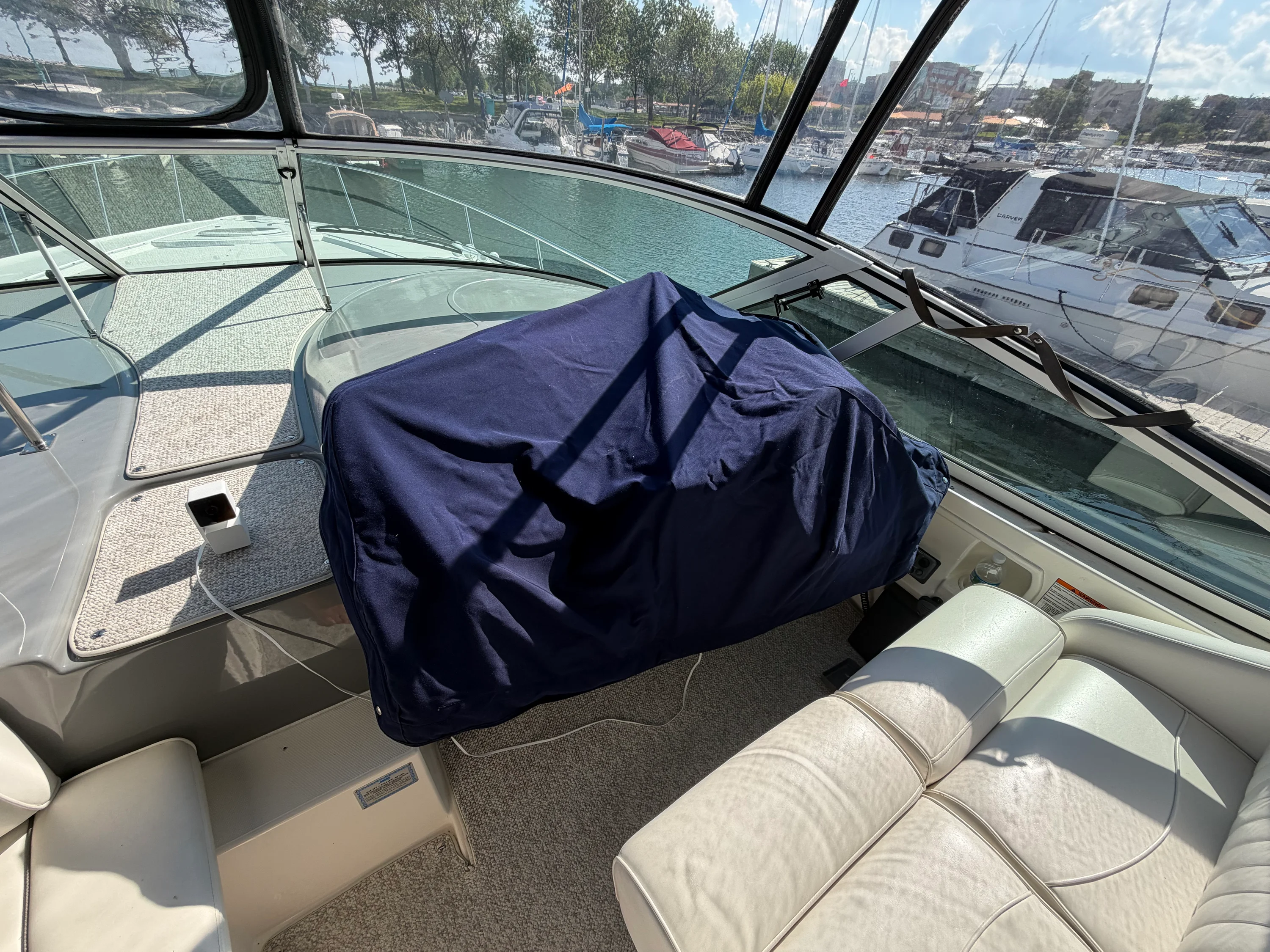 2005 Cruisers Yachts 370 EXPRESS Image Thumbnail #6
