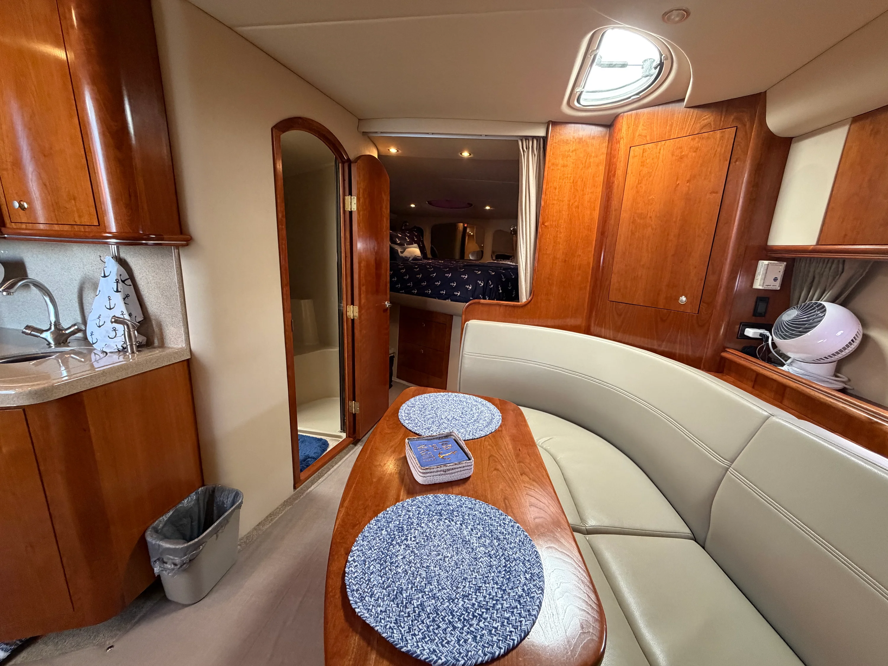 2005 Cruisers Yachts 370 EXPRESS Image Thumbnail #17