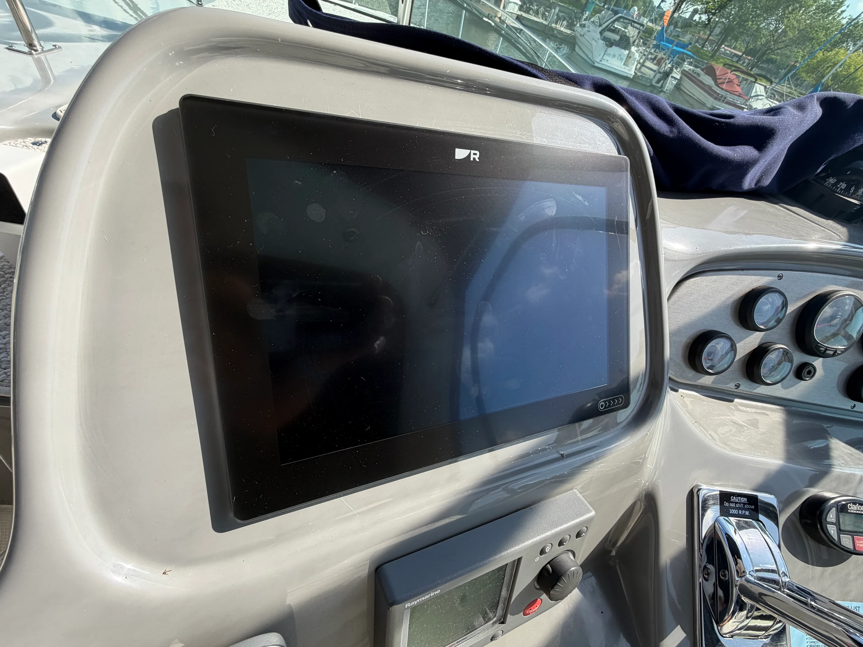2005 Cruisers Yachts 370 EXPRESS Image Thumbnail #9