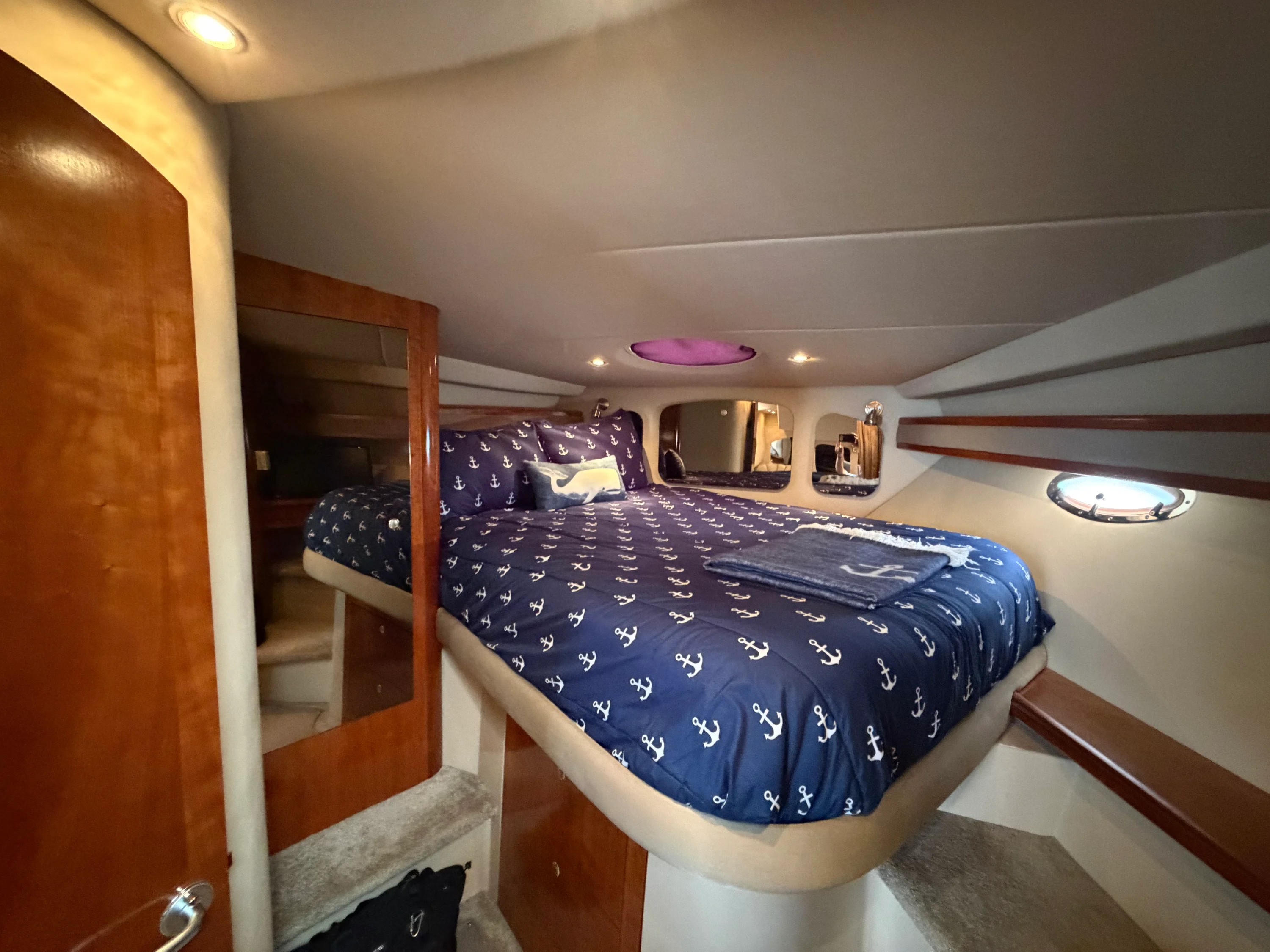 2005 Cruisers Yachts 370 EXPRESS Image Thumbnail #18