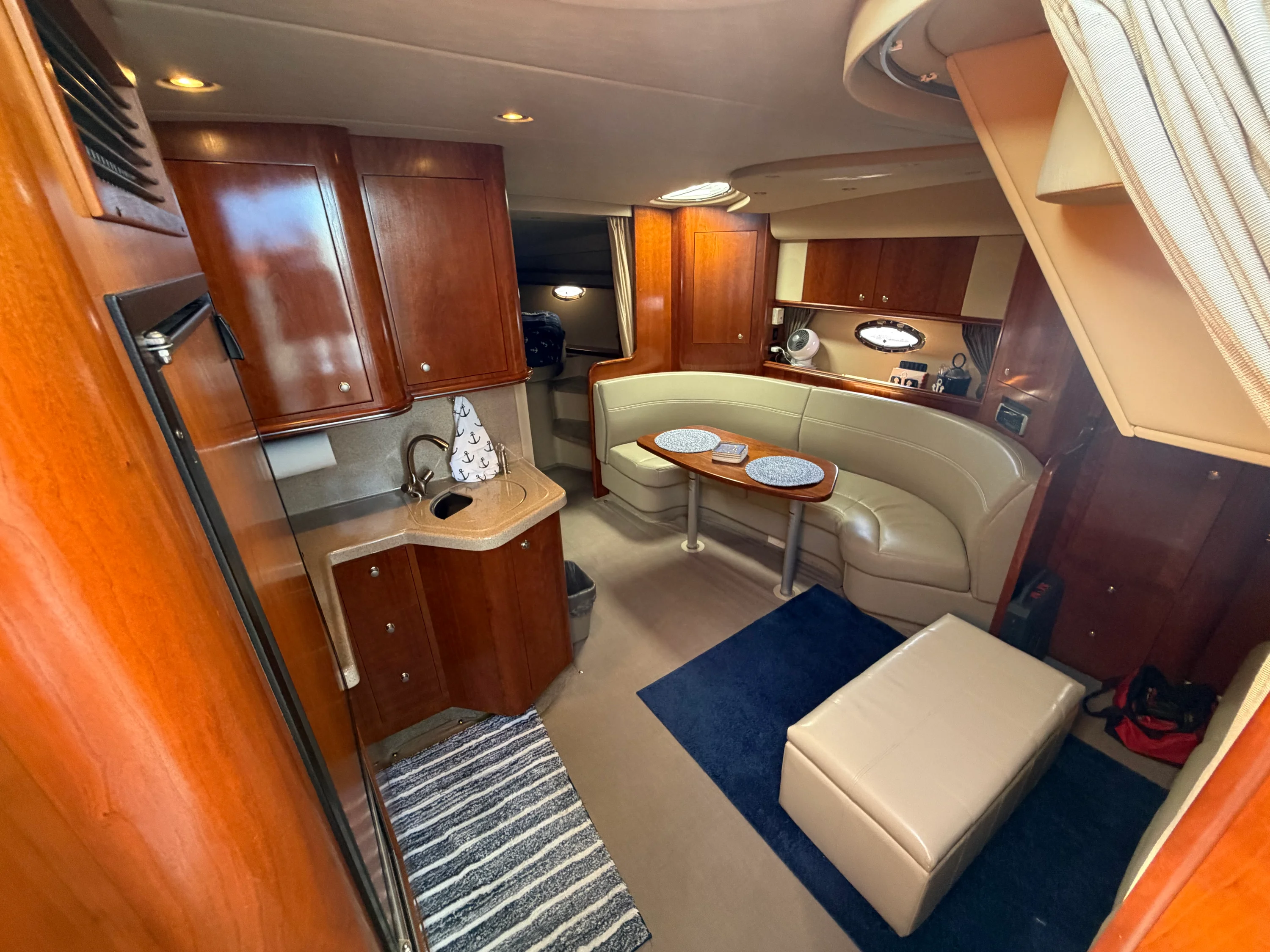 2005 Cruisers Yachts 370 EXPRESS Image Thumbnail #12